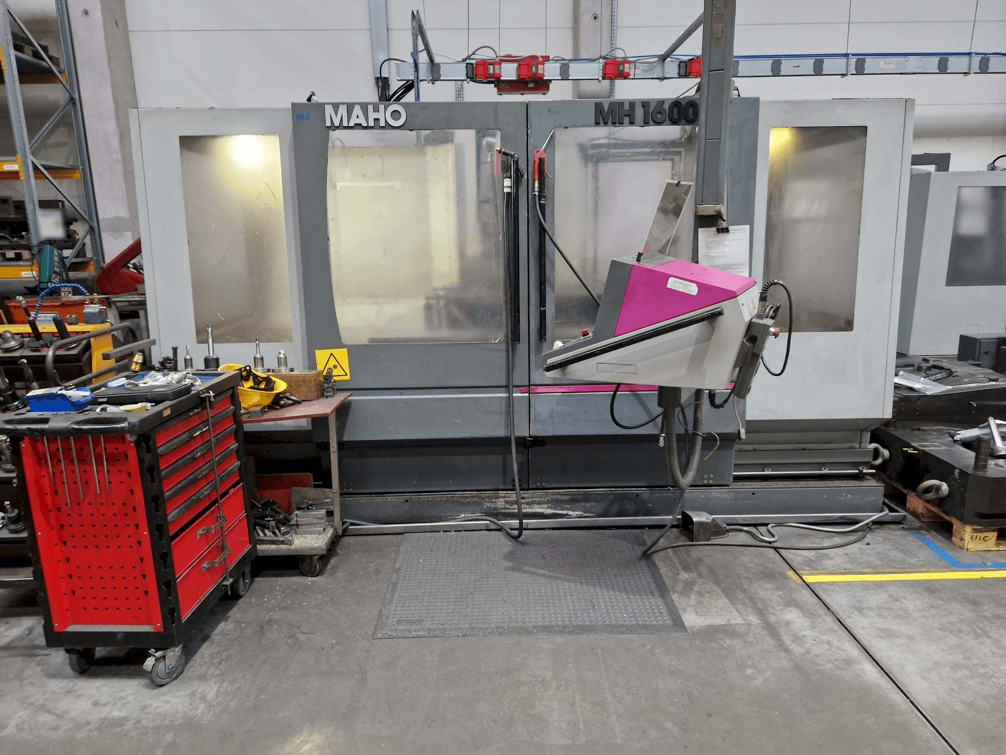 Frontansicht der Maho MH 1600 W Maschine