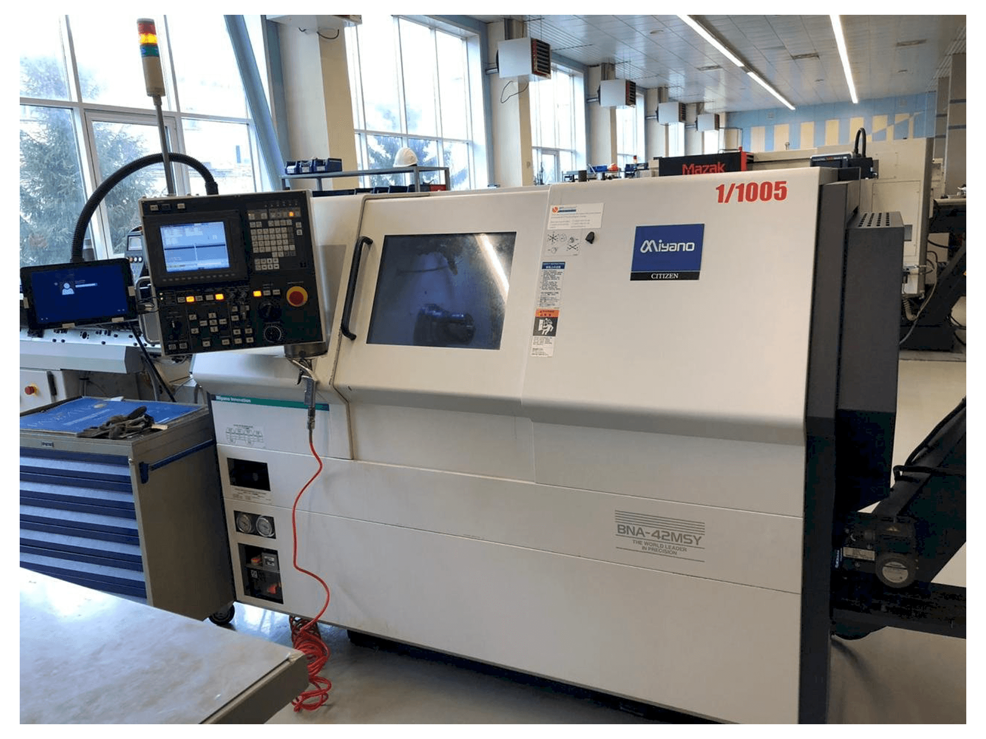 Frontansicht der Miyano BNA-42MSY Maschine