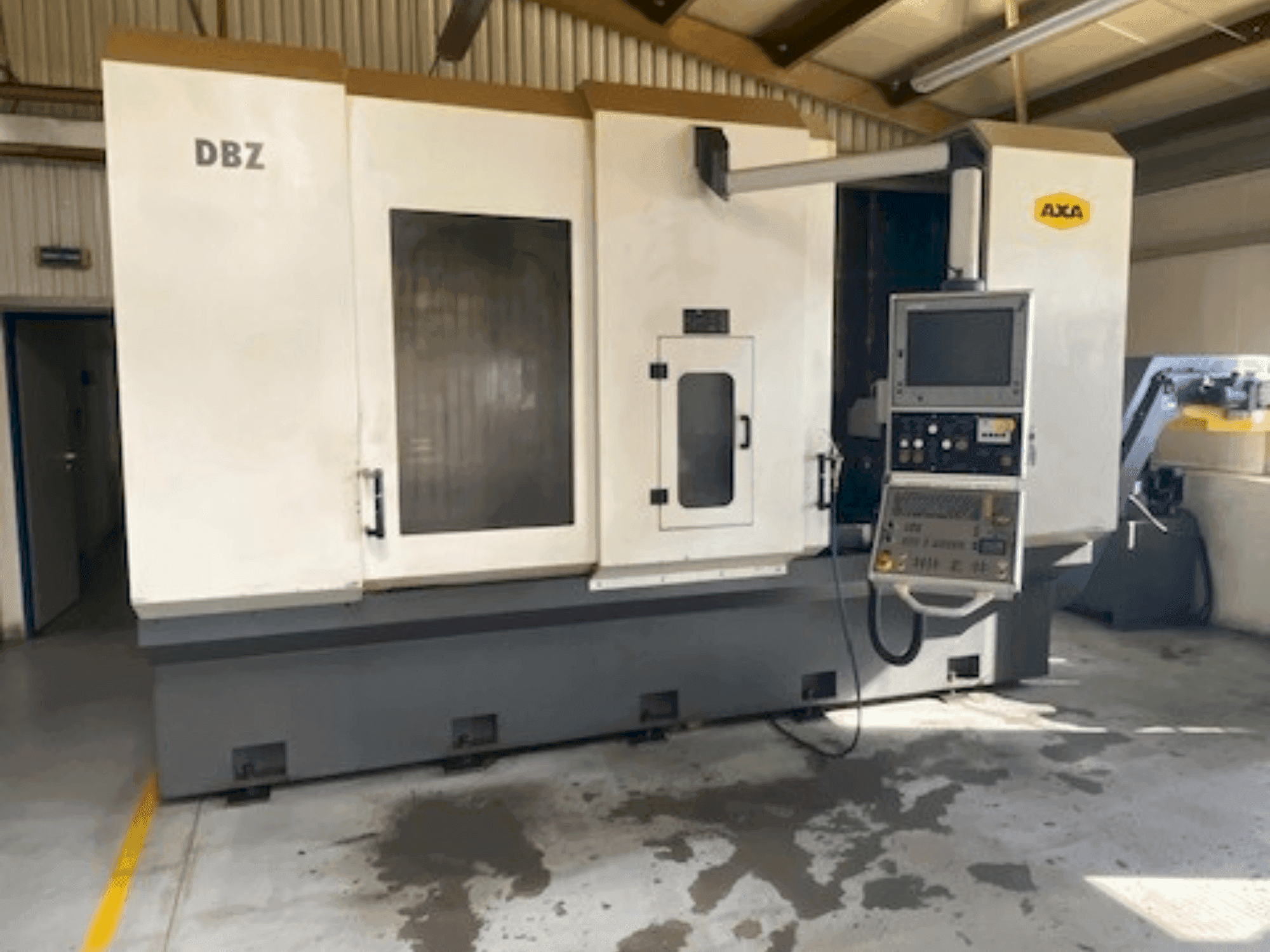 Frontansicht der AXA DBZ Maschine