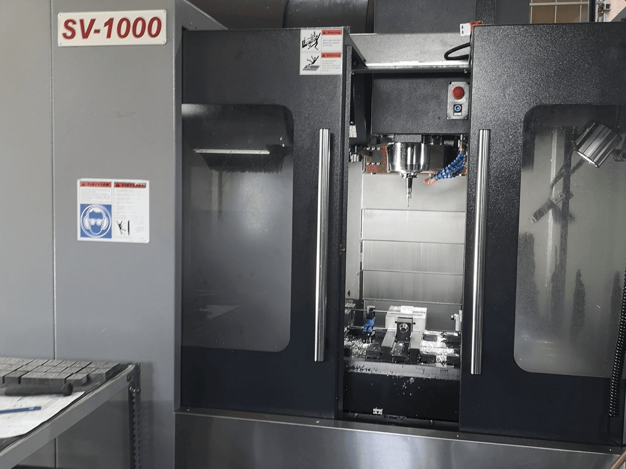 Frontansicht der NCT KAFO SV-1000 Maschine