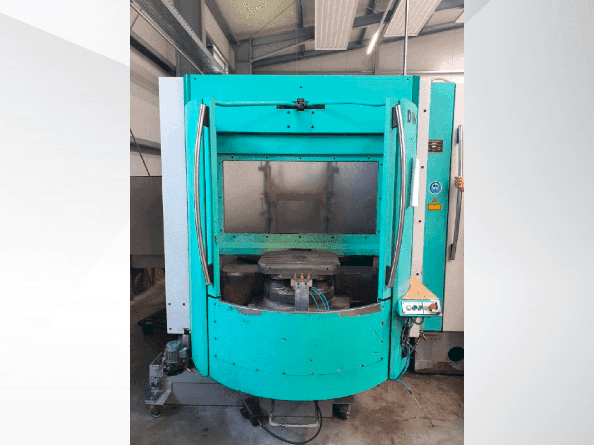 Frontansicht der DECKEL MAHO DMC 60H hi-dyn Maschine