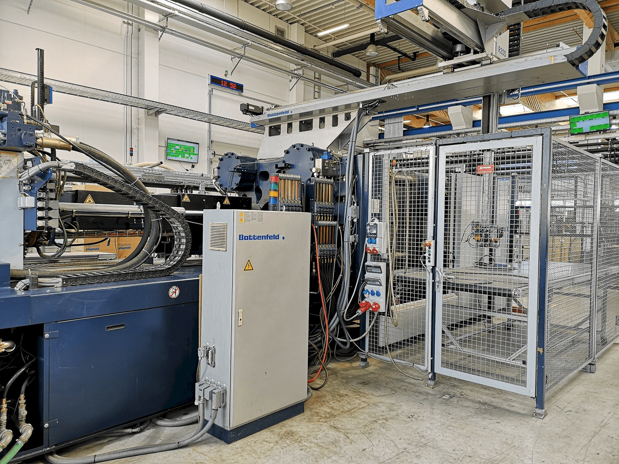 Frontansicht der Battenfeld HM 8000 2P - 7700 Maschine