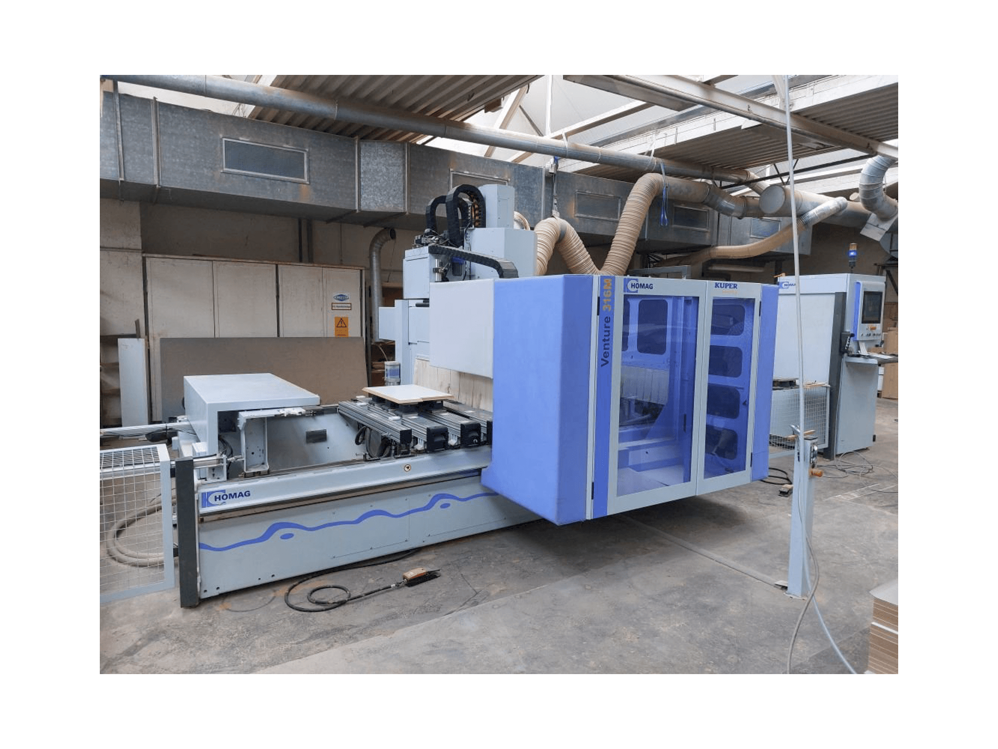 Frontansicht der HOMAG BMG 311 VENTURE 316M Maschine