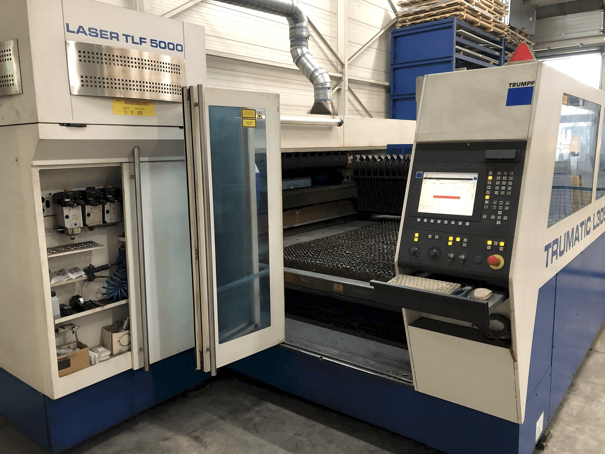 Frontansicht der Trumpf Trumatic L3050 Maschine