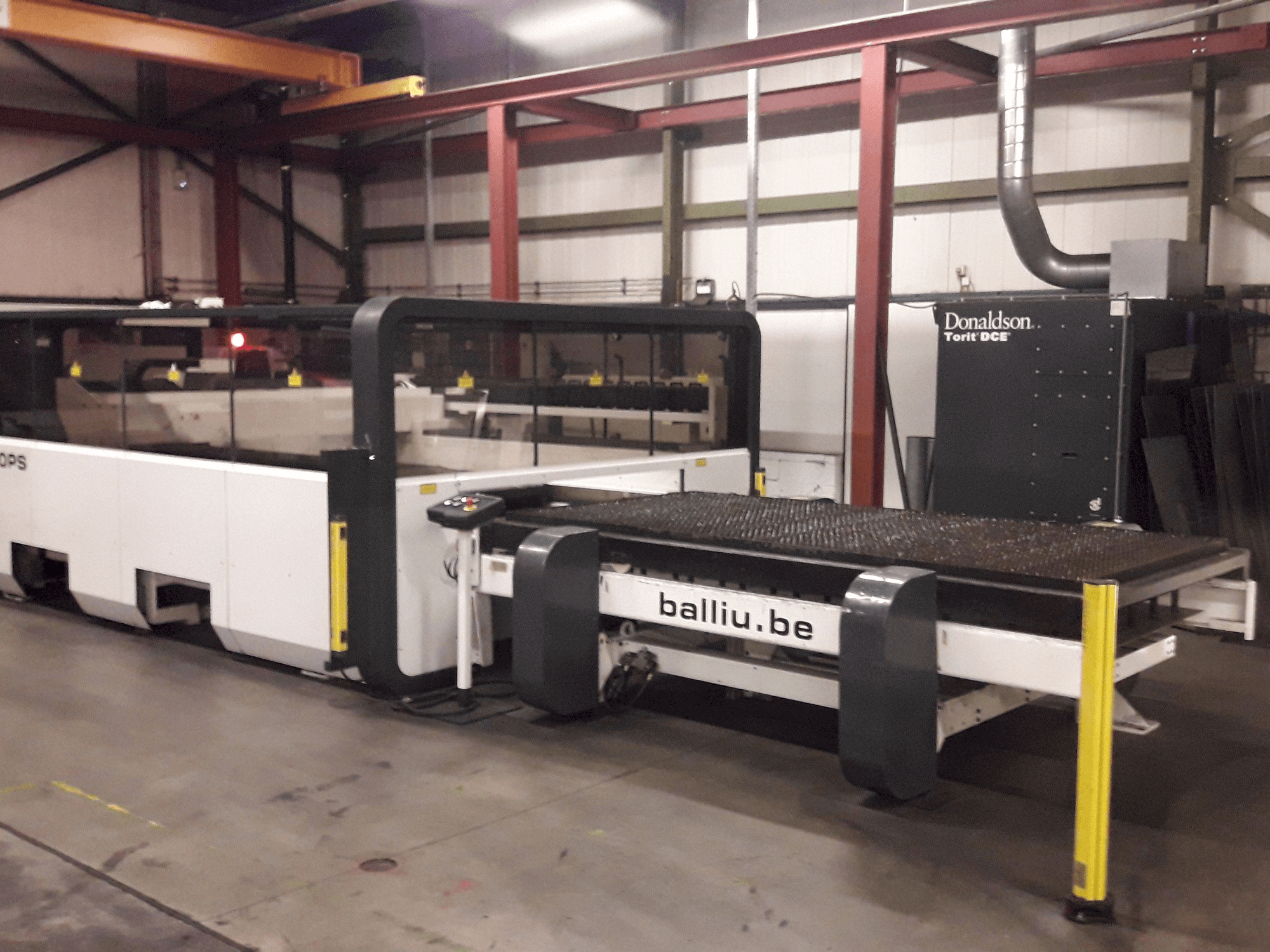 Frontansicht der Balliu LD1500PS Maschine