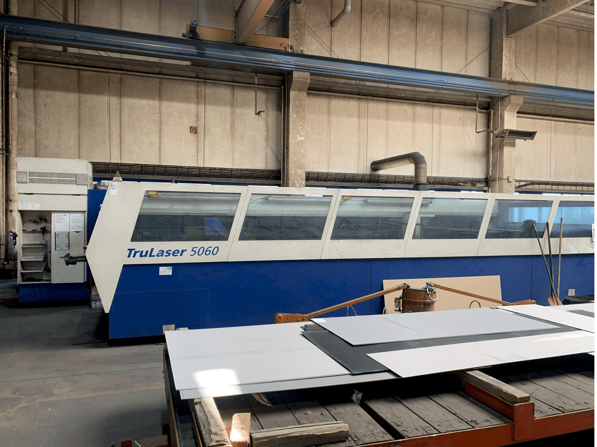 Frontansicht der Trumpf Trulaser 5060 Maschine