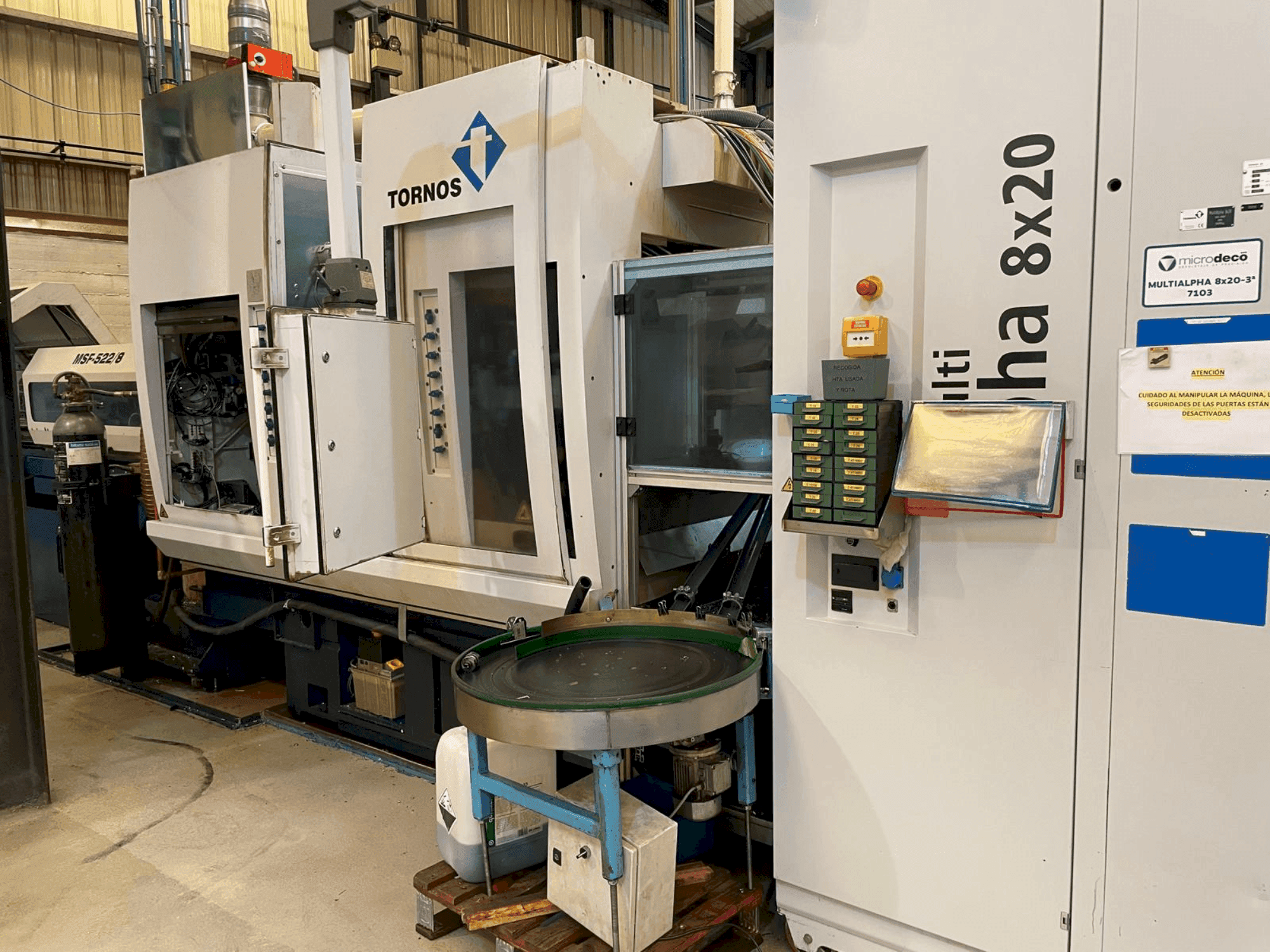 Frontansicht der TORNOS MultiAlpha 8x20 Maschine