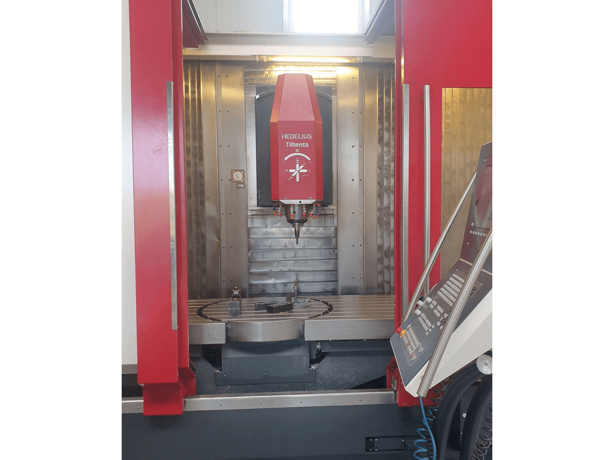 Frontansicht der HEDELIUS Tiltenta 7 Maschine