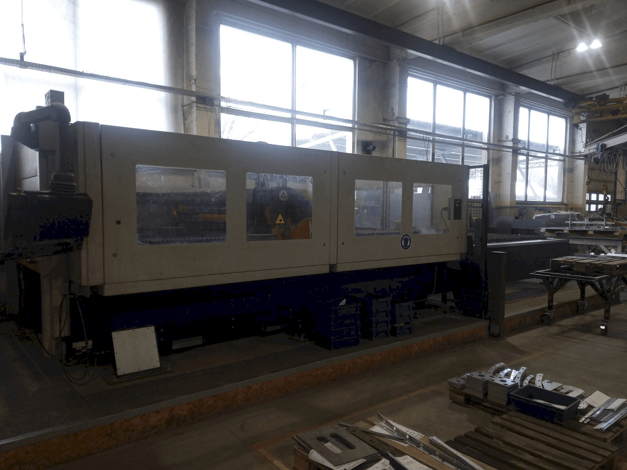 Frontansicht der Bystronic Bysprint 3015 Maschine