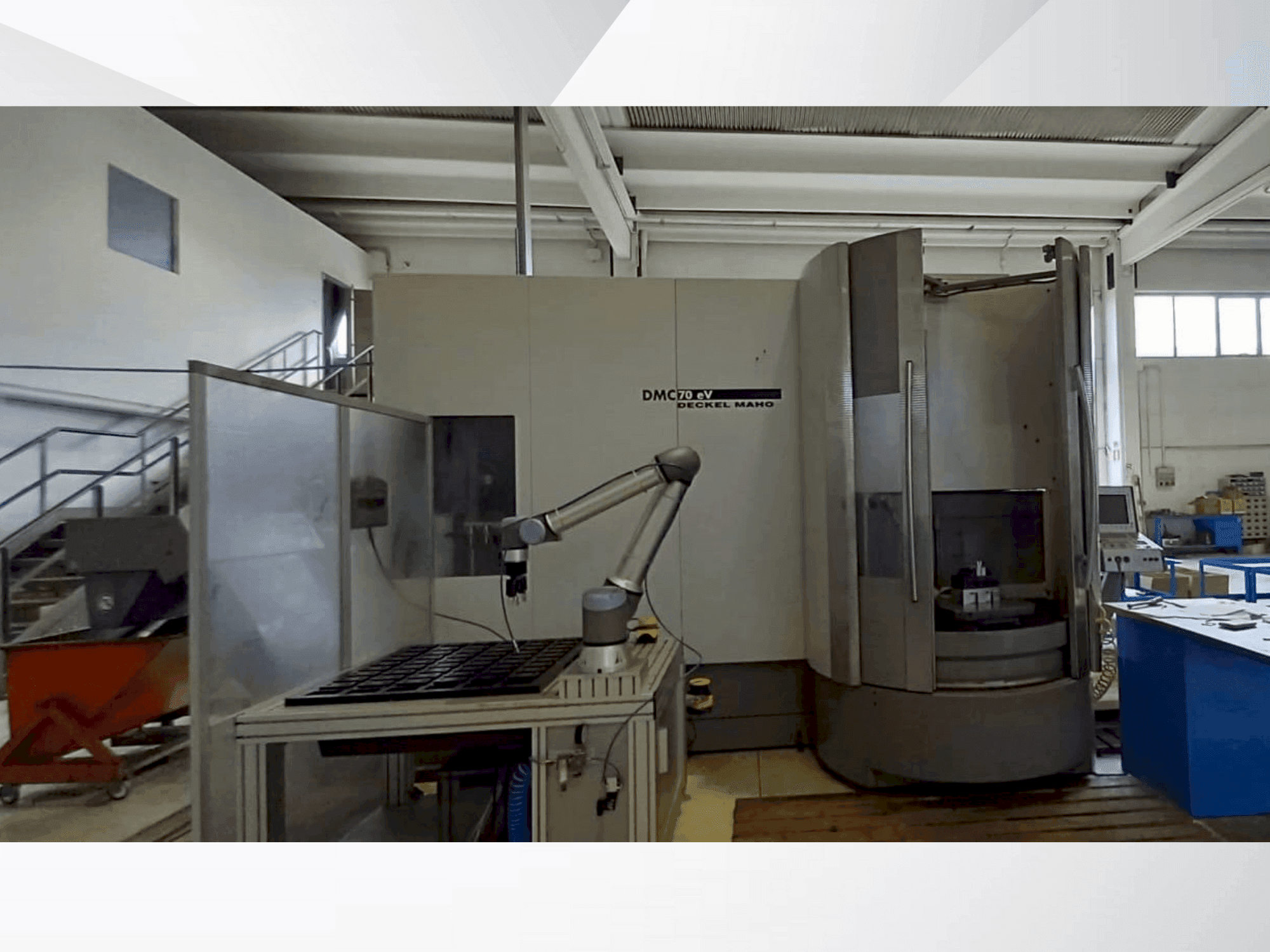 Frontansicht der DECKEL MAHO DMC 70 Evo Maschine