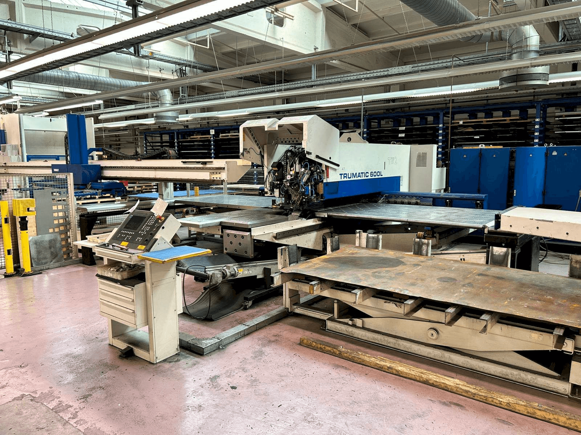 Frontansicht der Trumpf TruMatic 600L Maschine