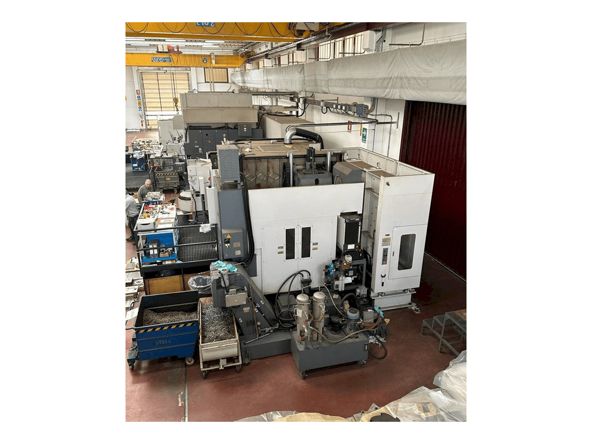 Frontansicht der Okuma MILLAC 800VH Maschine