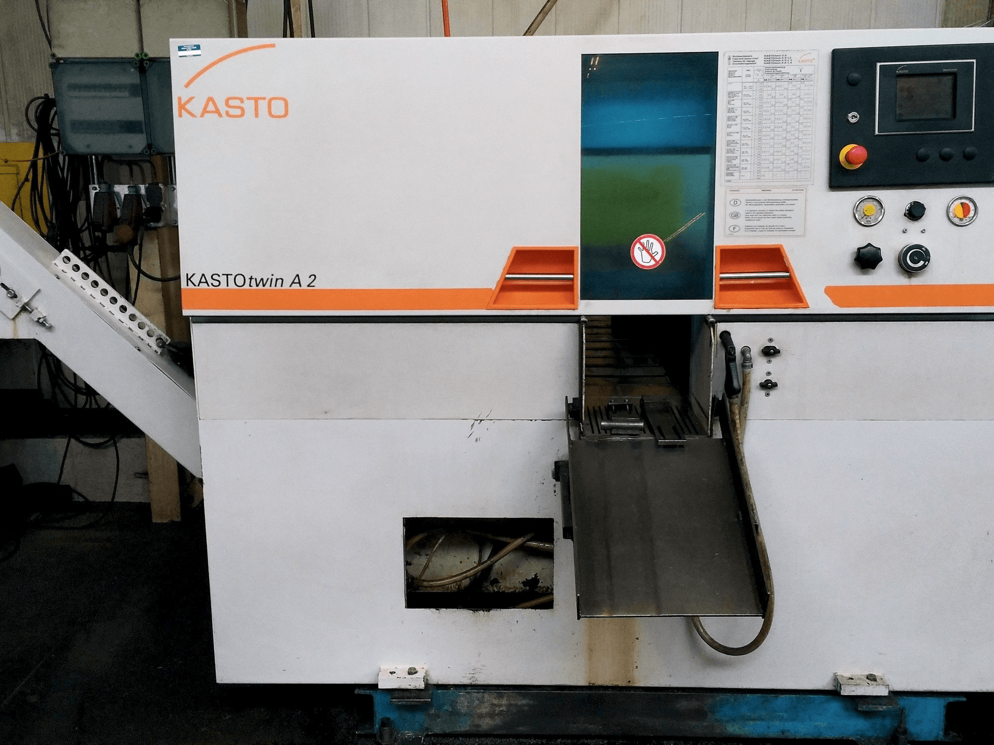 Frontansicht der KASTO twin A2 Maschine