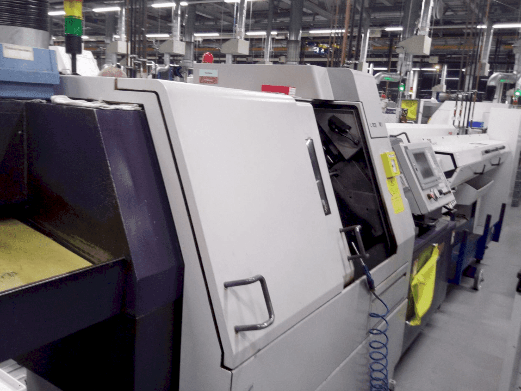 Frontansicht der Citizen M32 Maschine