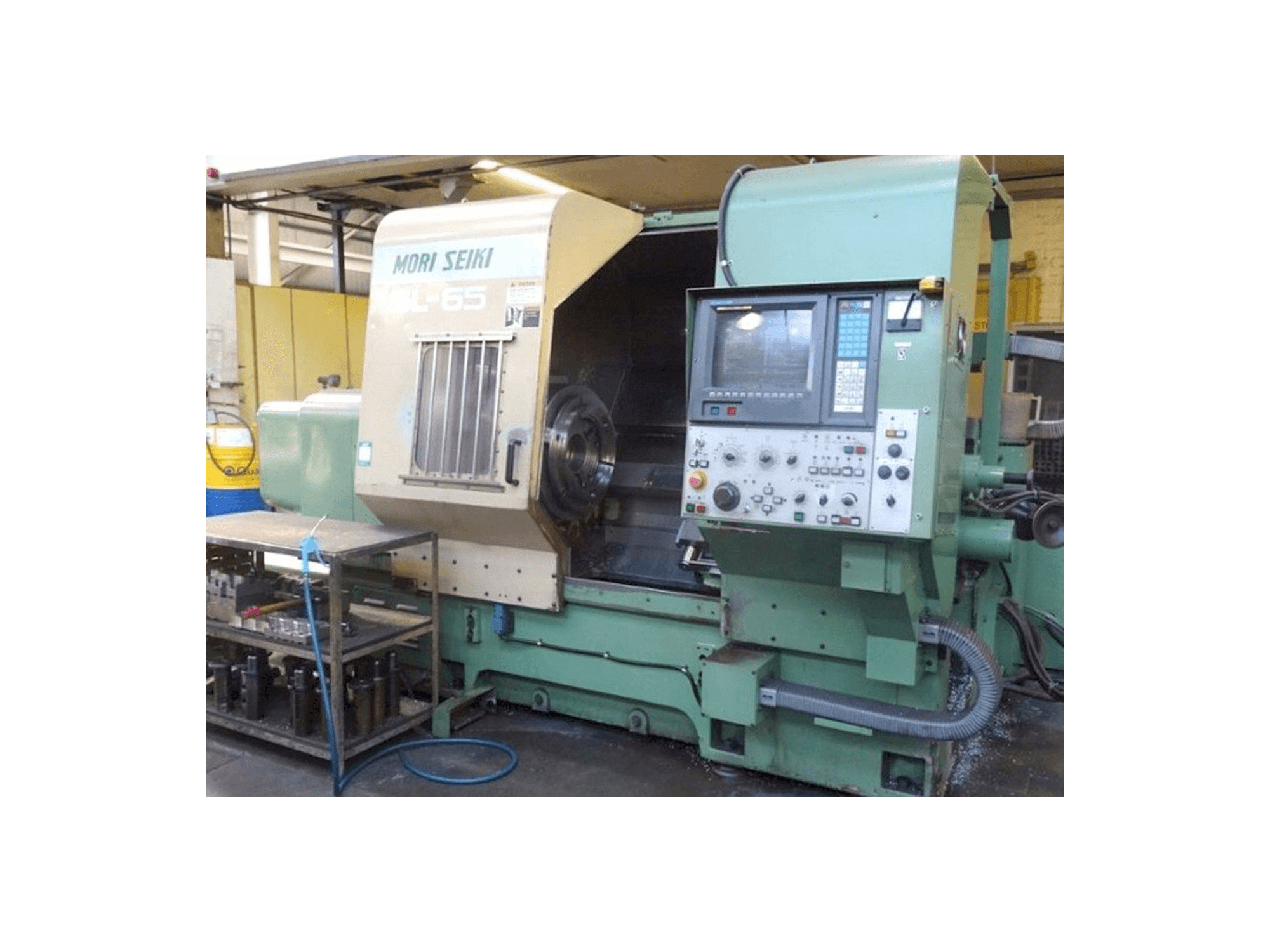 Frontansicht der MORI SEIKI Sl65 Maschine