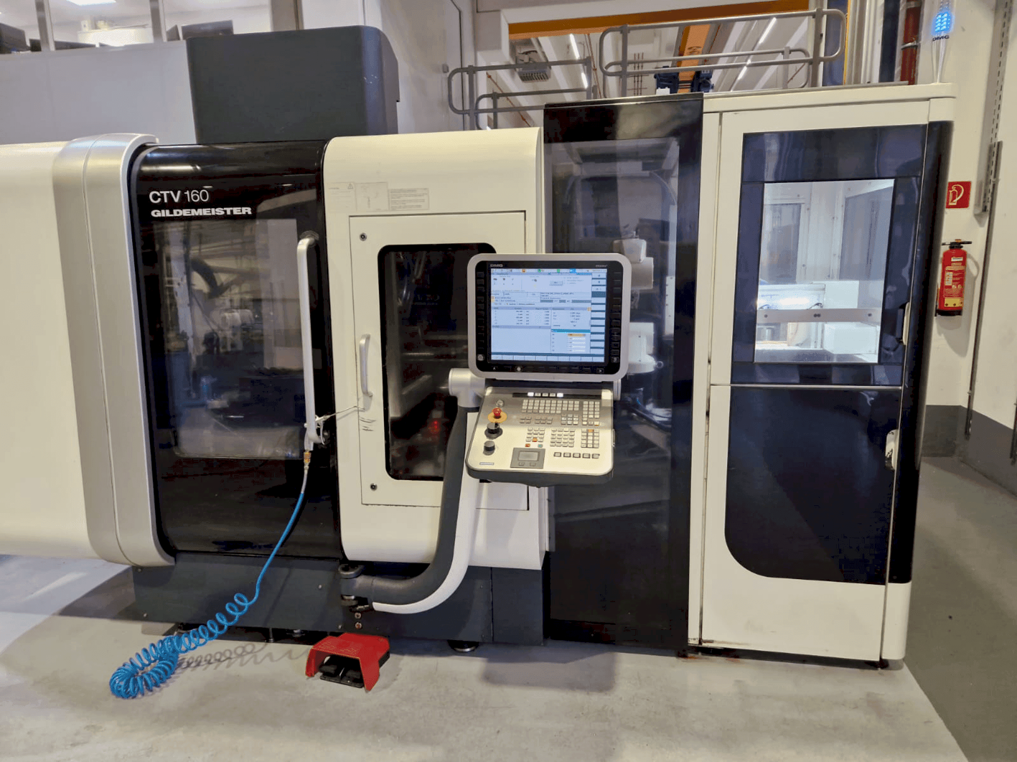 Frontansicht der DMG Gildemeister CTV 160 Maschine