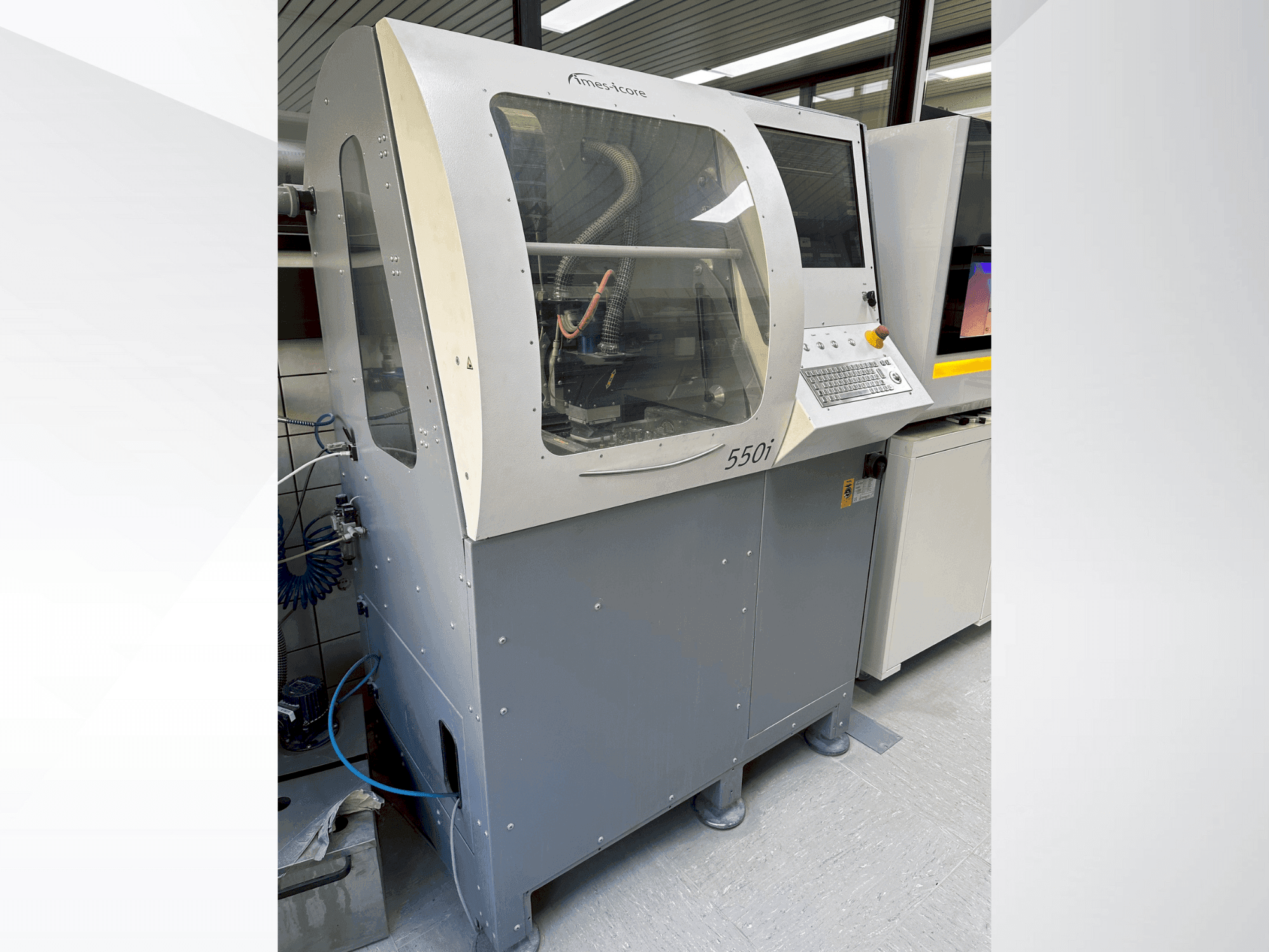 Frontansicht der Imes-Icore CORiTEC 550i Maschine