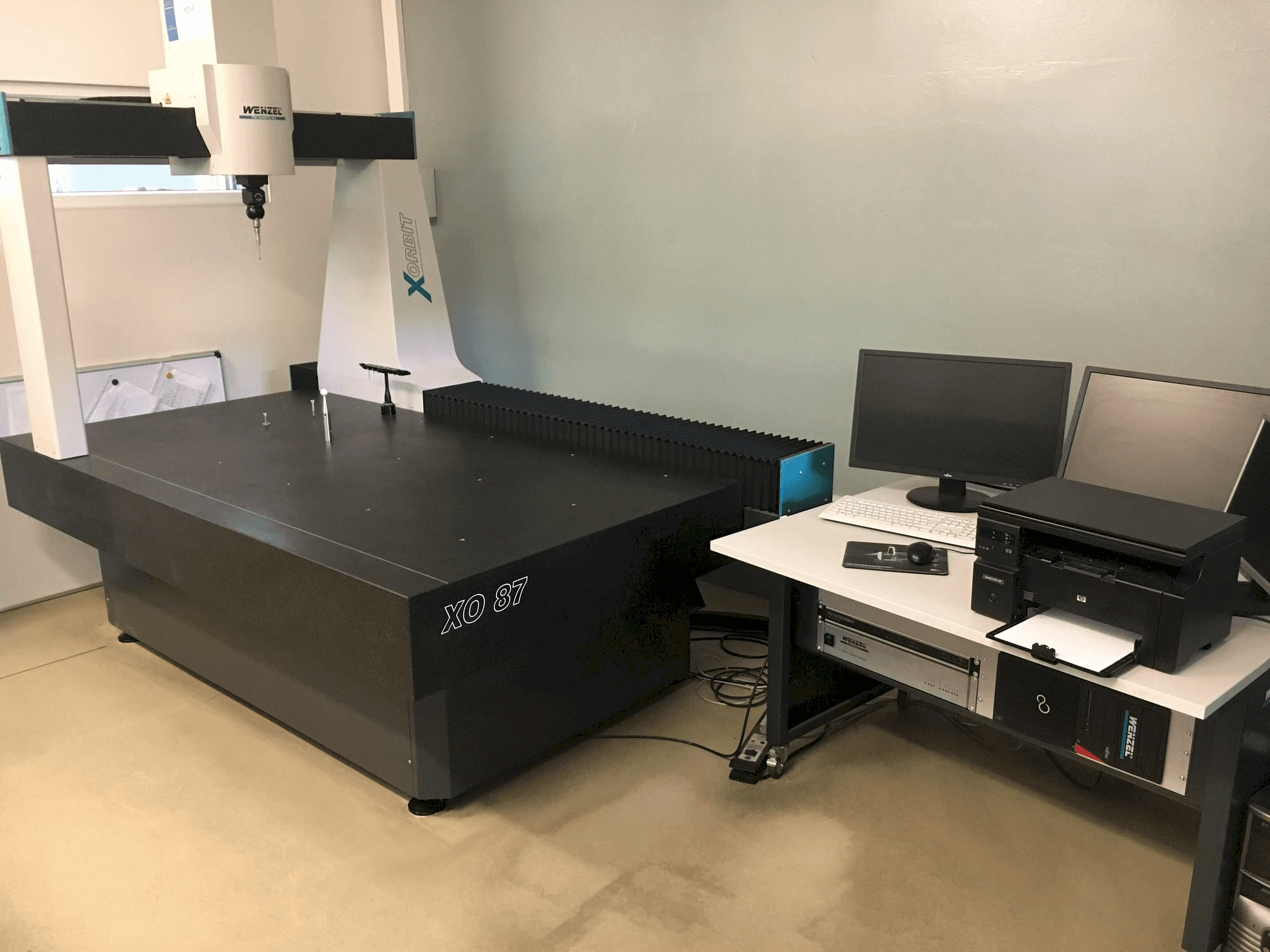 Frontansicht der Wenzel X-Orbit 800 / 1000 / 700 CNC Maschine