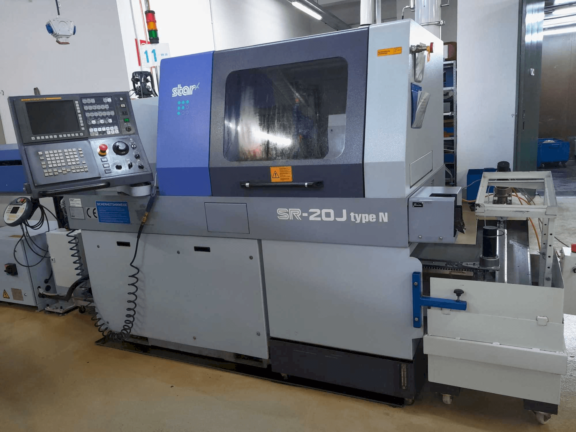 Frontansicht der Star SR20JN Maschine