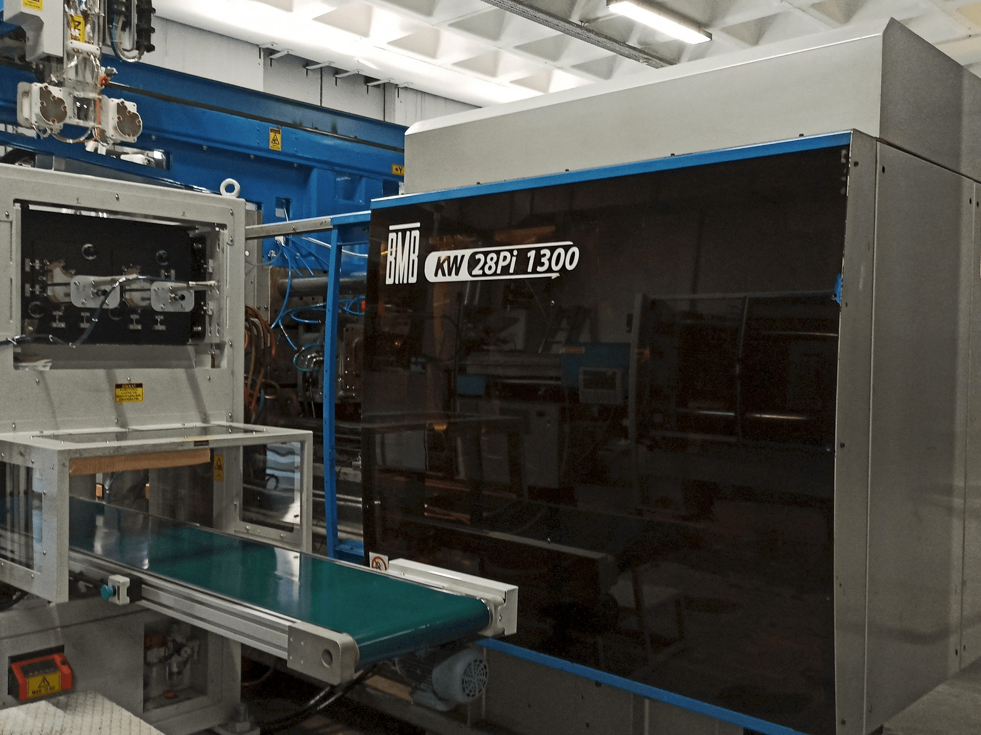 Frontansicht der BMB KW28 PI/1300 Maschine