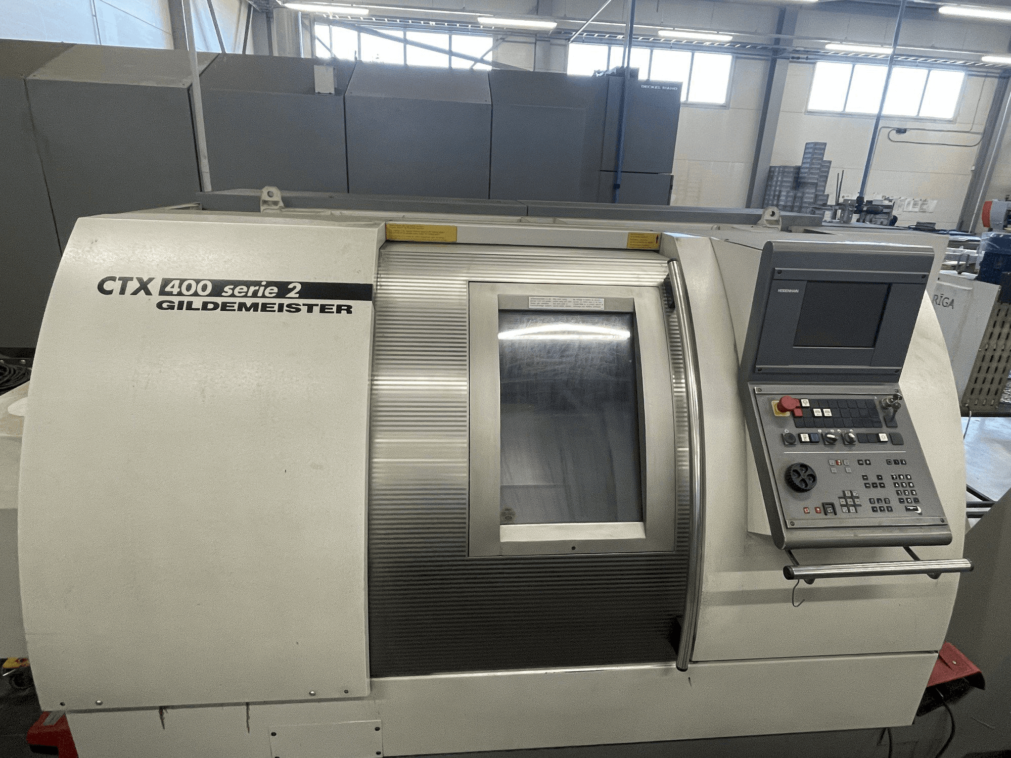 Frontansicht der Gildemeister CTX 400 S2 Maschine