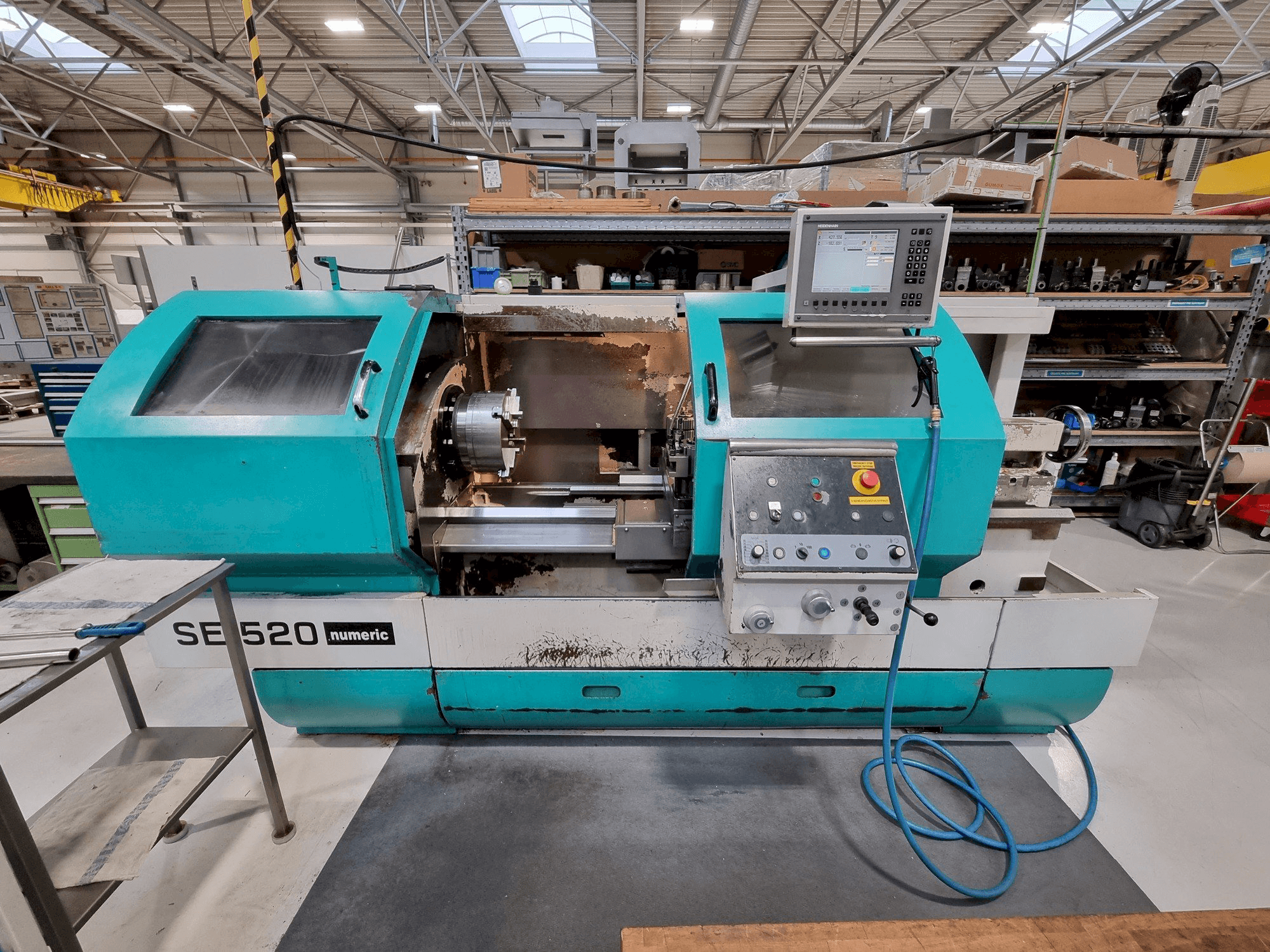 Frontansicht der TRENS SE 520 Numeric Maschine