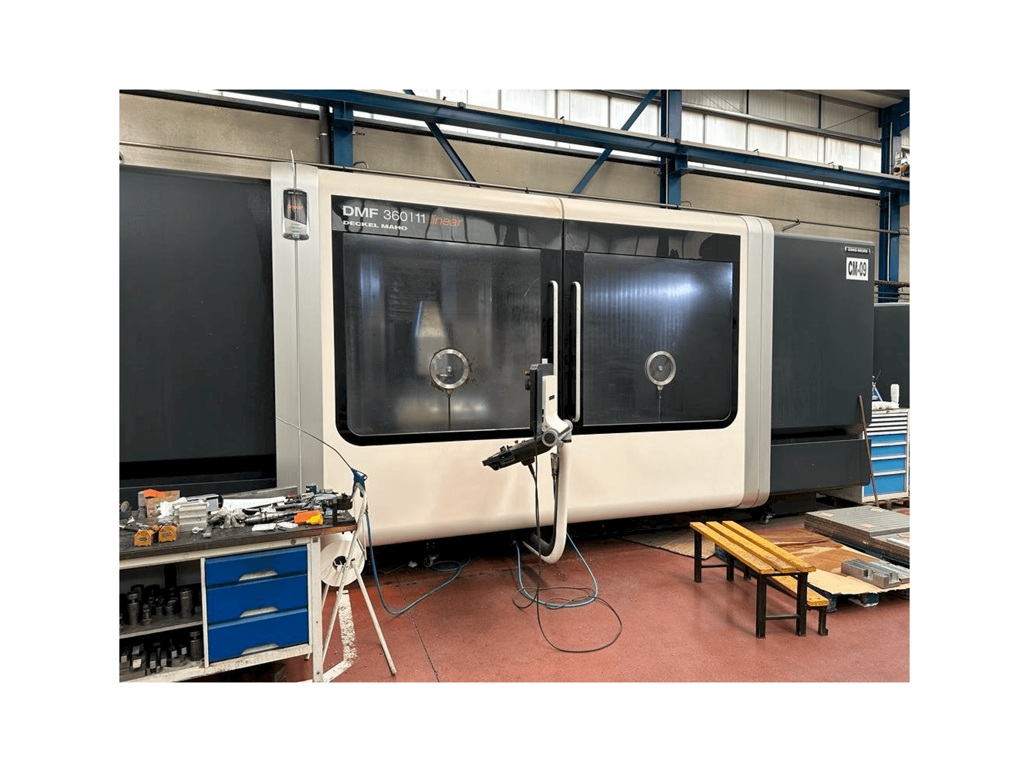 Frontansicht der DECKEL MAHO DMF 360-11 Maschine