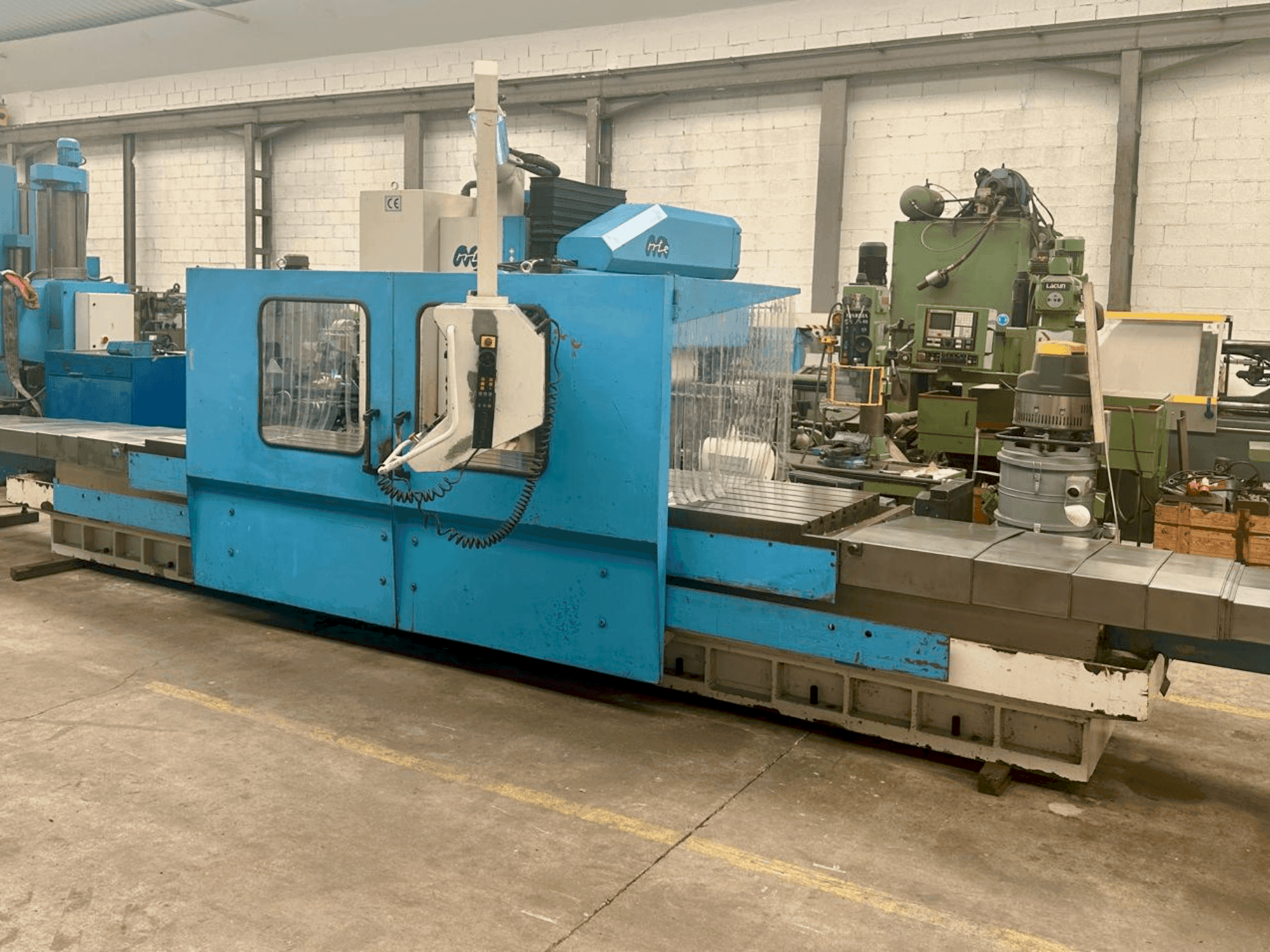 Frontansicht der MTE BF 4200 Maschine