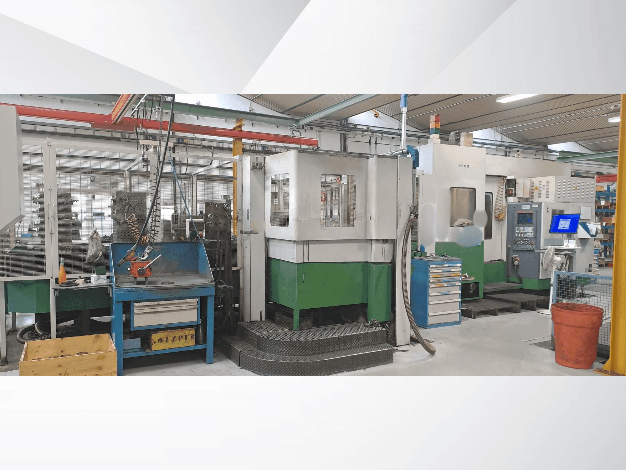 Frontansicht der Mazak HV-630 Maschine