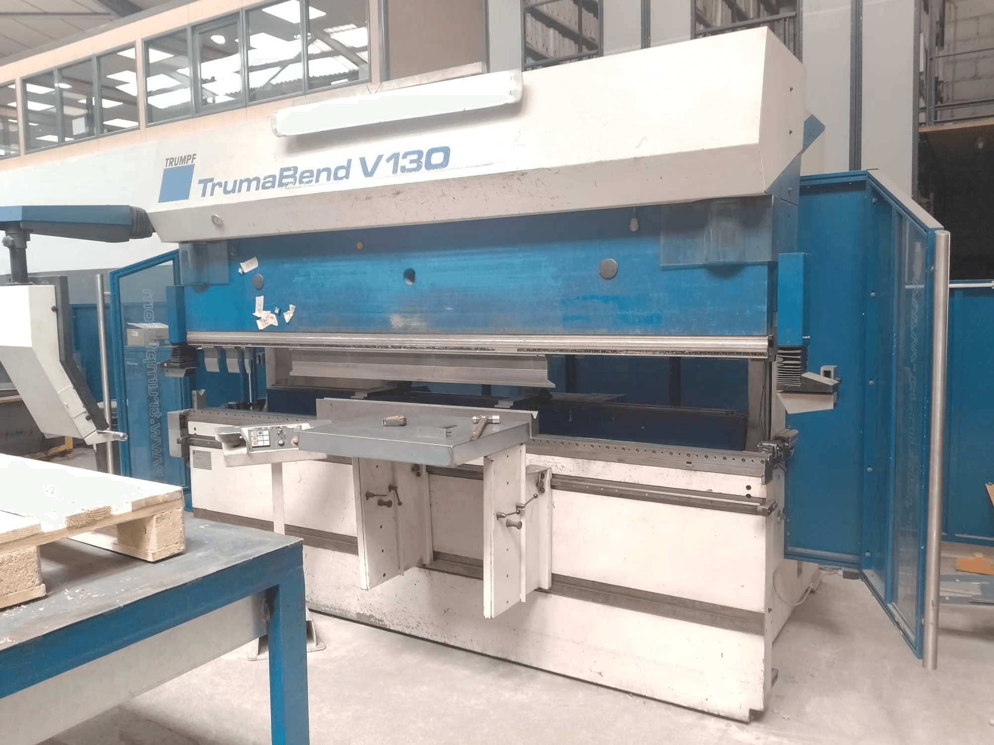 Frontansicht der Trumpf Trumabend V130 Maschine