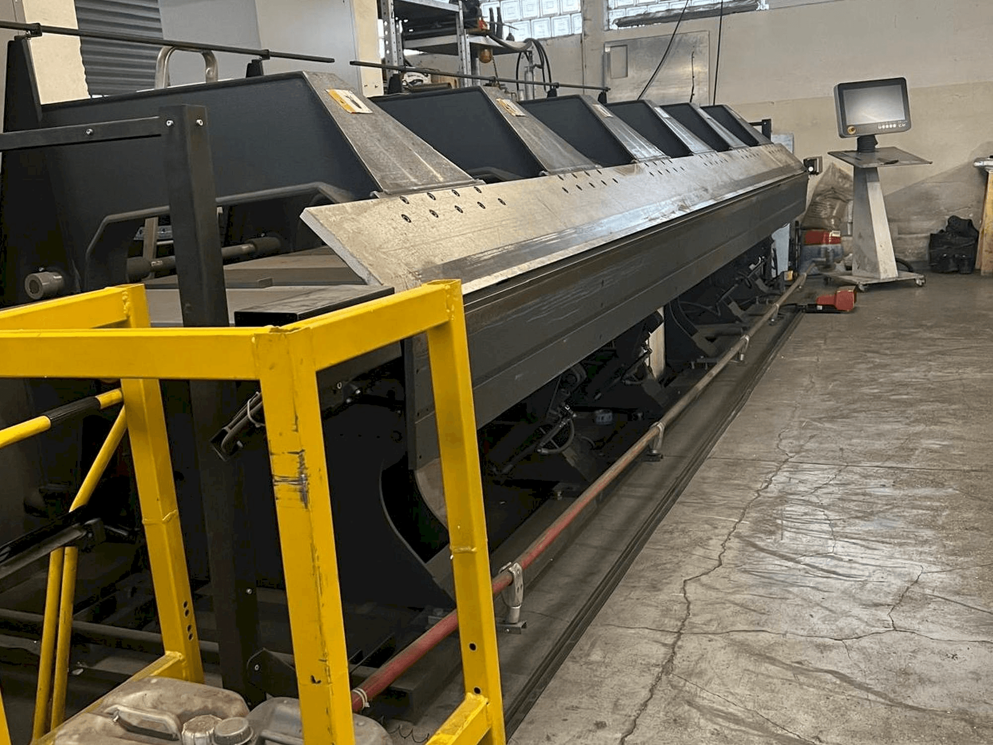 Frontansicht der Jorns Norma-Line 150-6.4 Maschine