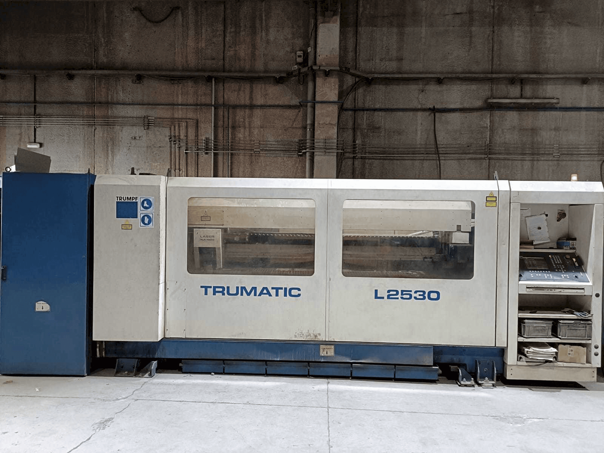 Frontansicht der Trumpf Trumatic L2530 Maschine
