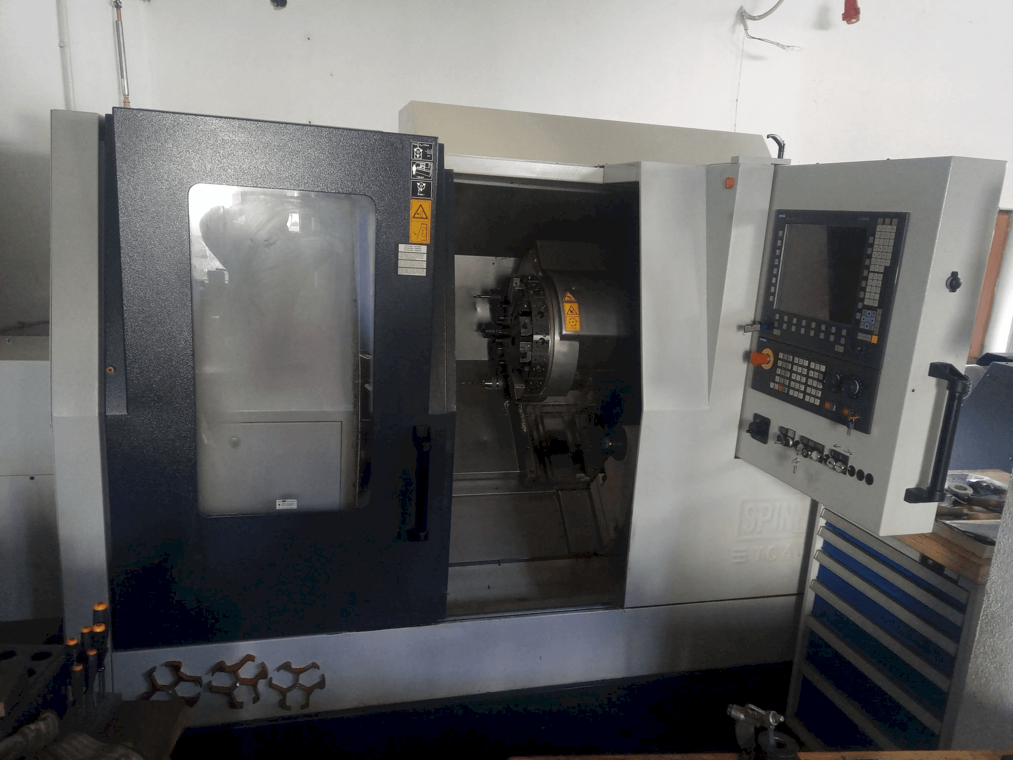 Frontansicht der SPINNER TC-65-MC Maschine