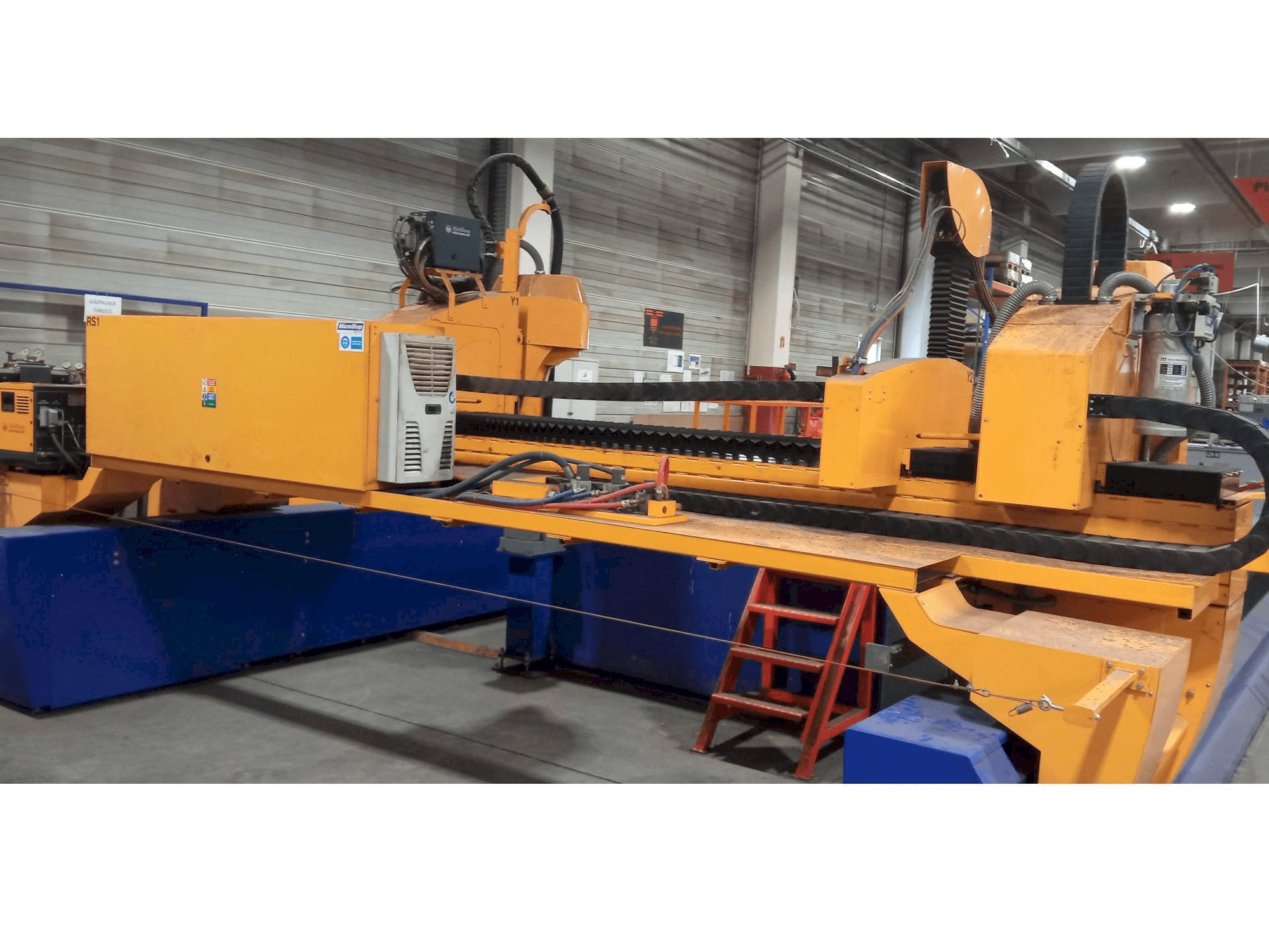 Frontansicht der MicroStep MG 7501.20 Maschine