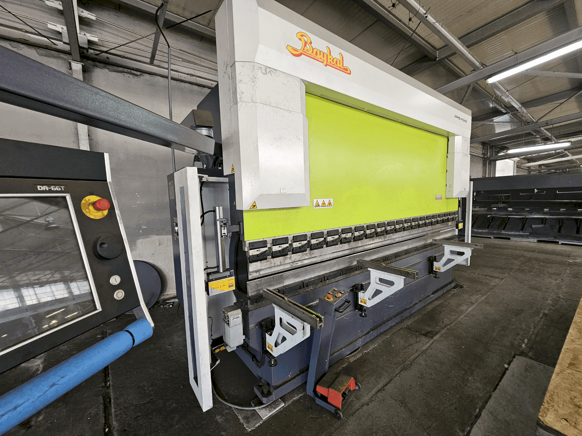 Frontansicht der Baykal APHS 41240 Maschine