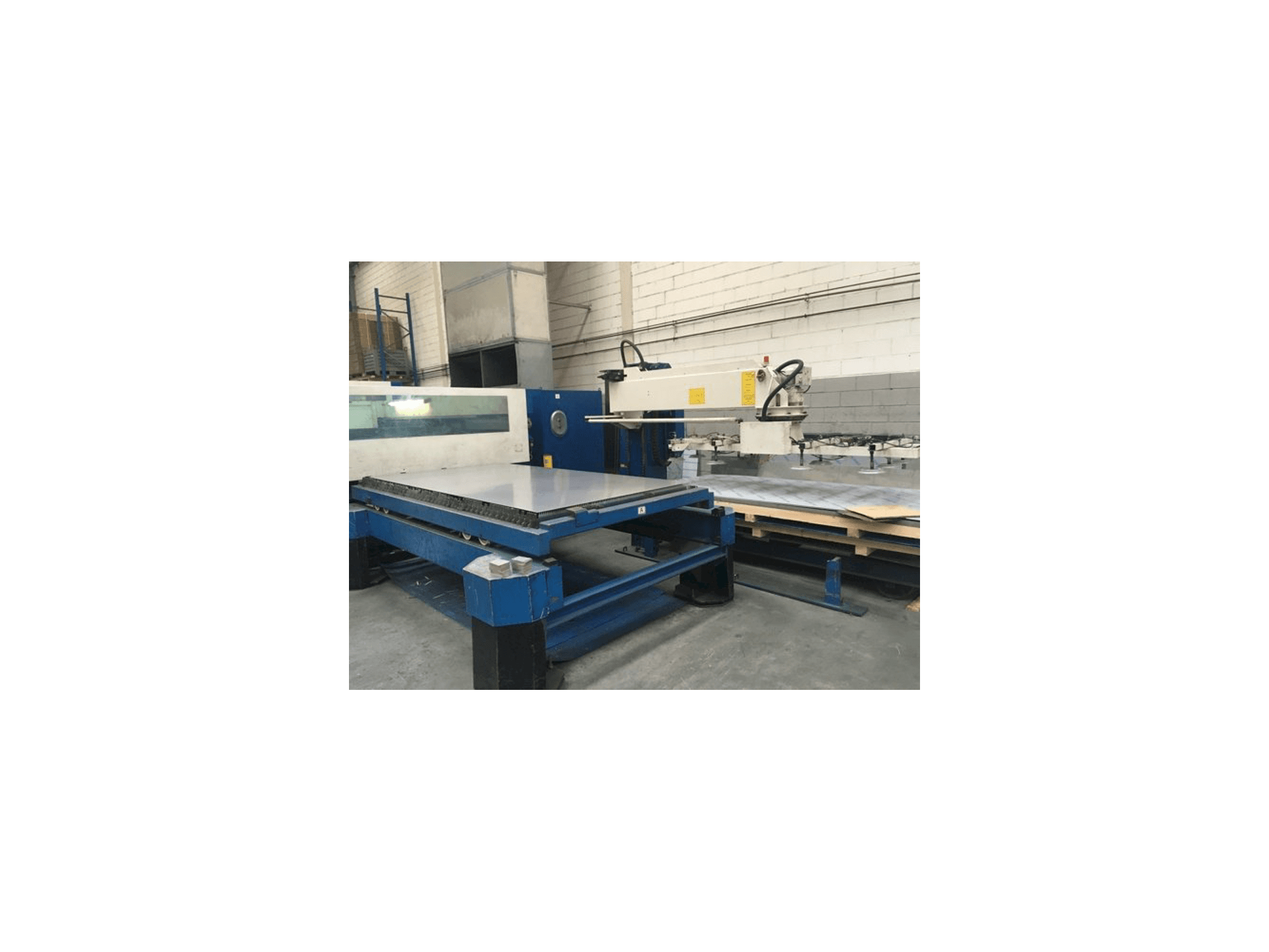 Frontansicht der Trumpf Trumatic L3050 Maschine