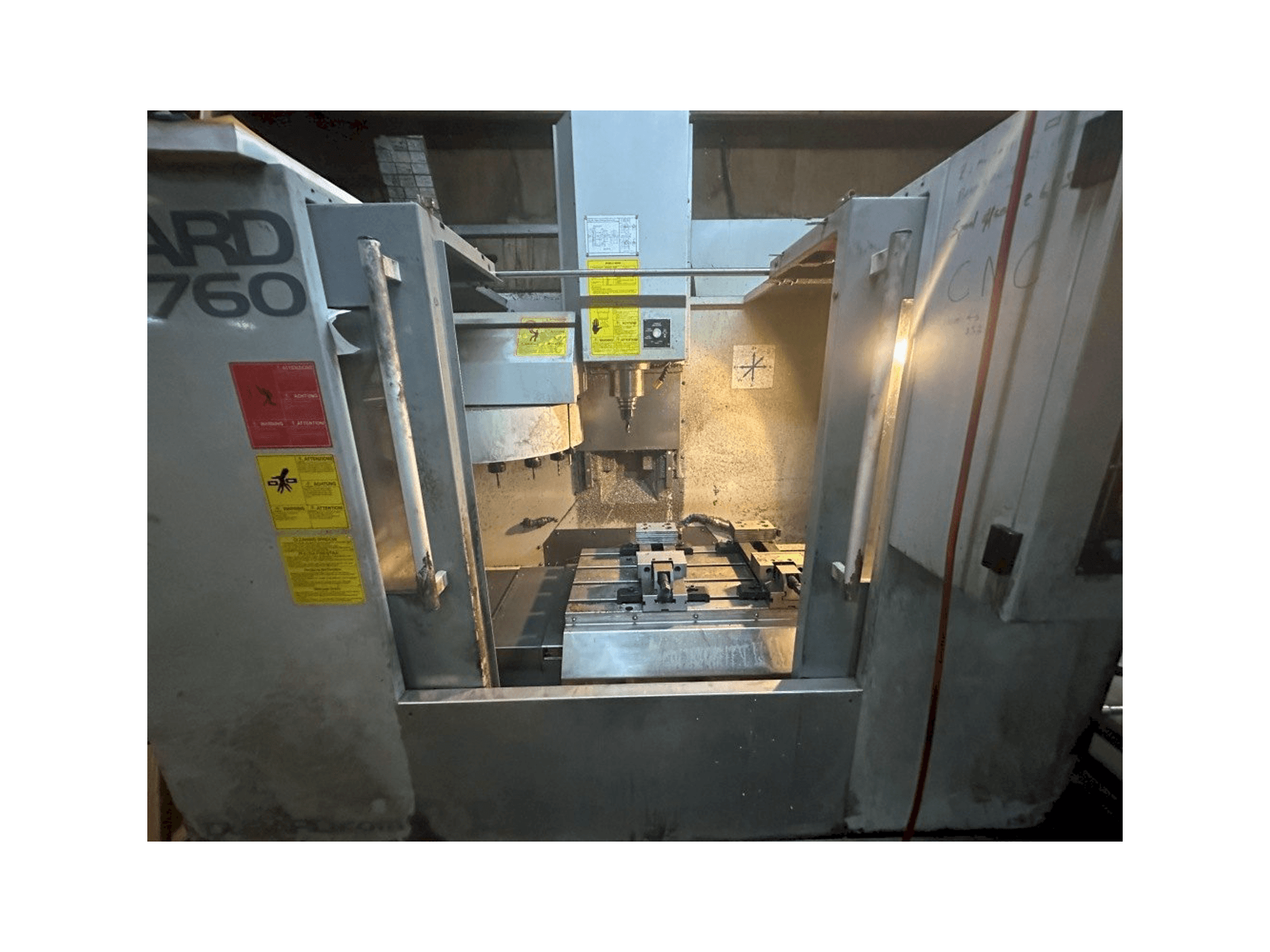 Frontansicht der Dugard Eagle ECO 760 Maschine