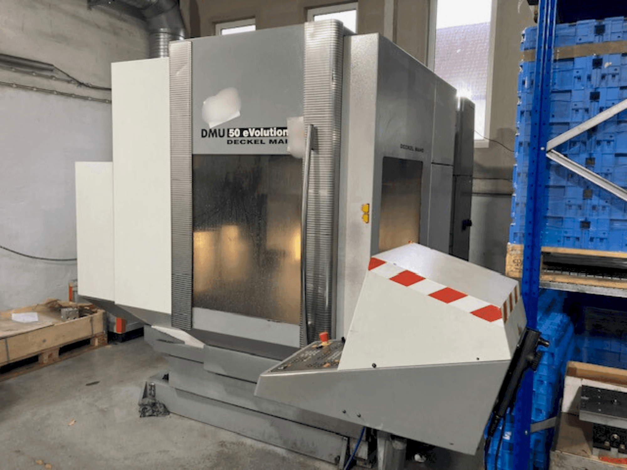 Frontansicht der DMG MORI DMU 50 evolution Maschine