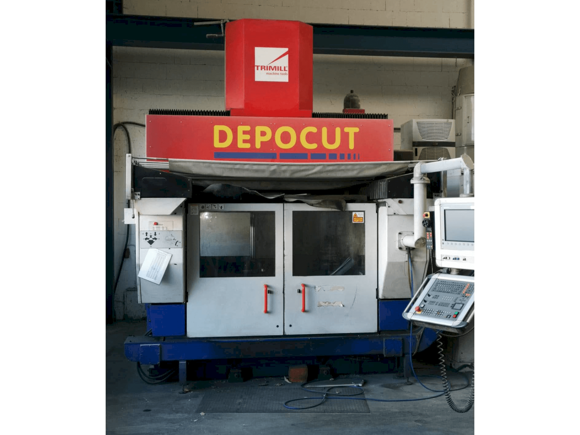 Frontansicht der TRIMILL DEPOCUT 2012 Maschine