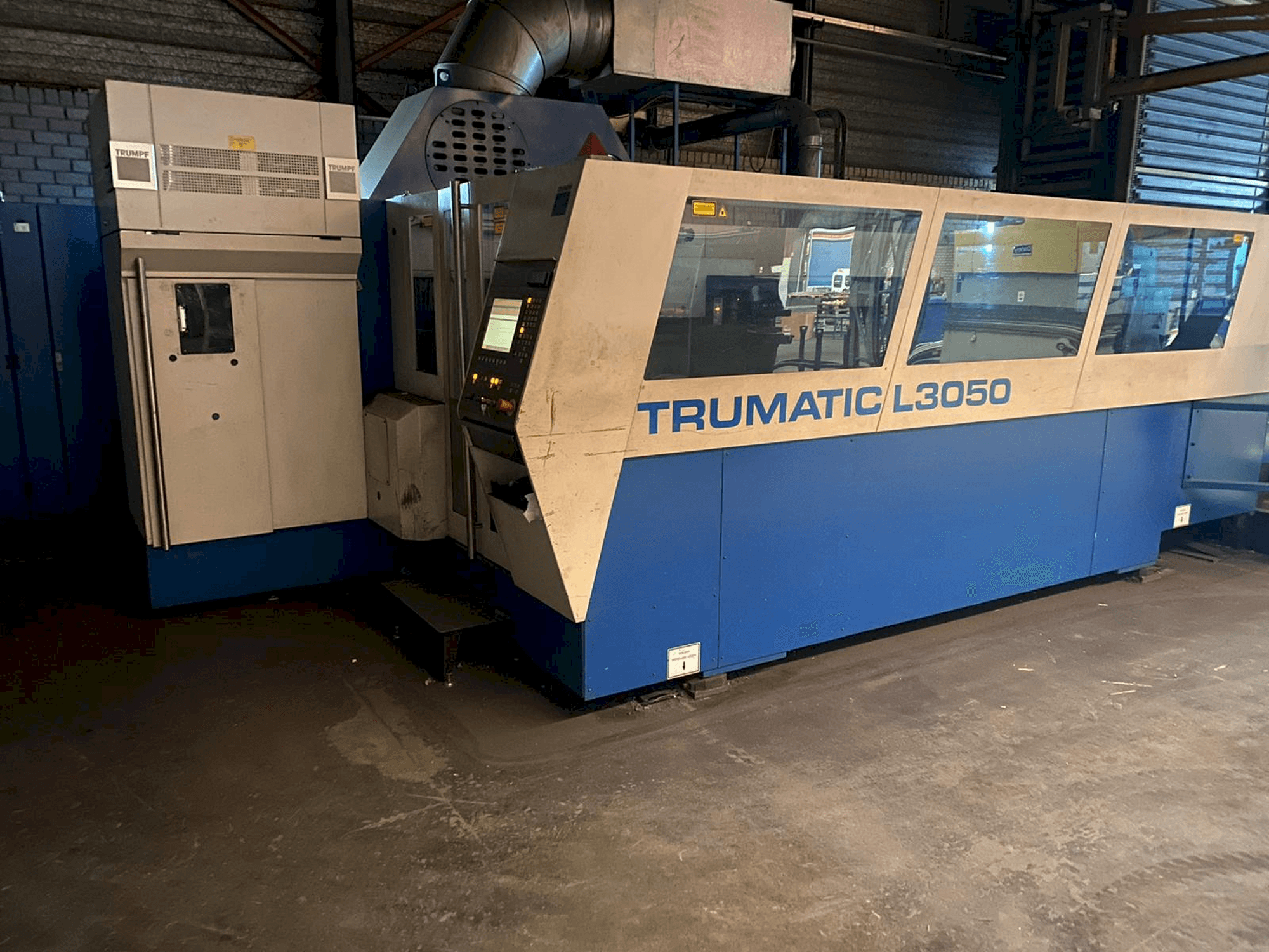 Frontansicht der Trumpf Trumatic L3050 Maschine