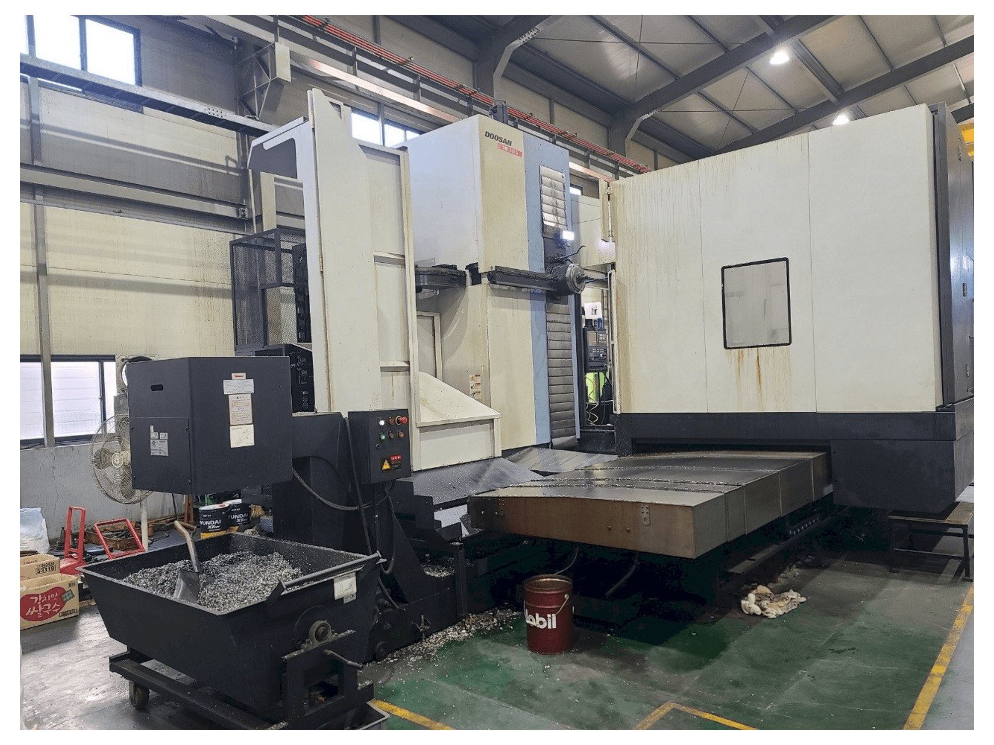 Frontansicht der Doosan DBC250II Maschine