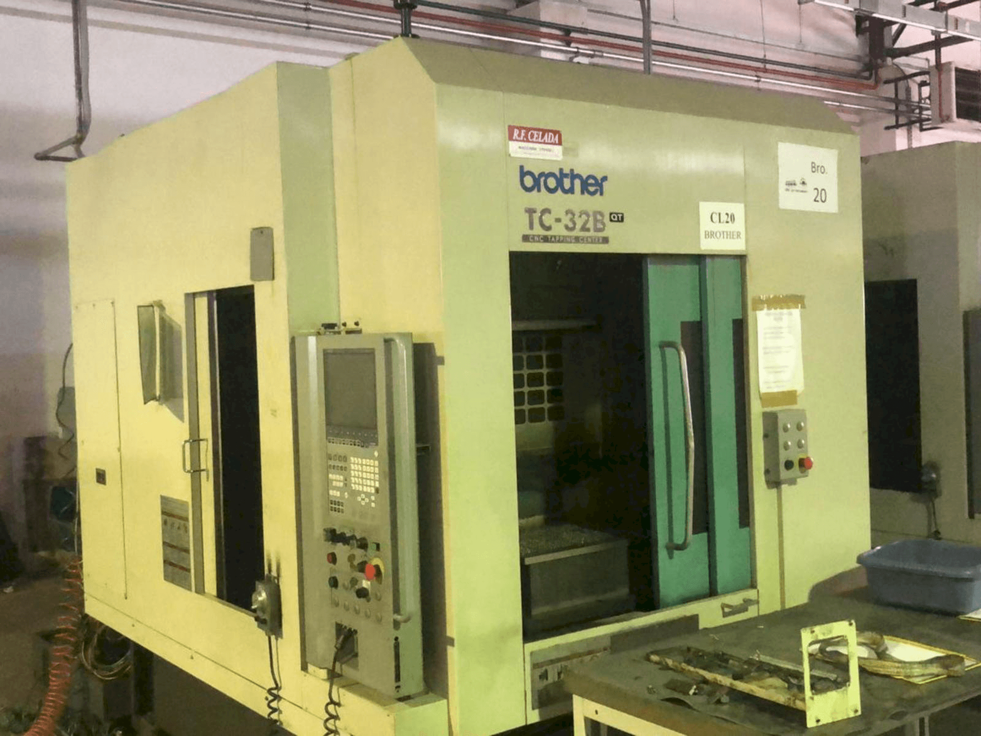 Frontansicht der Brother TC 32B Maschine