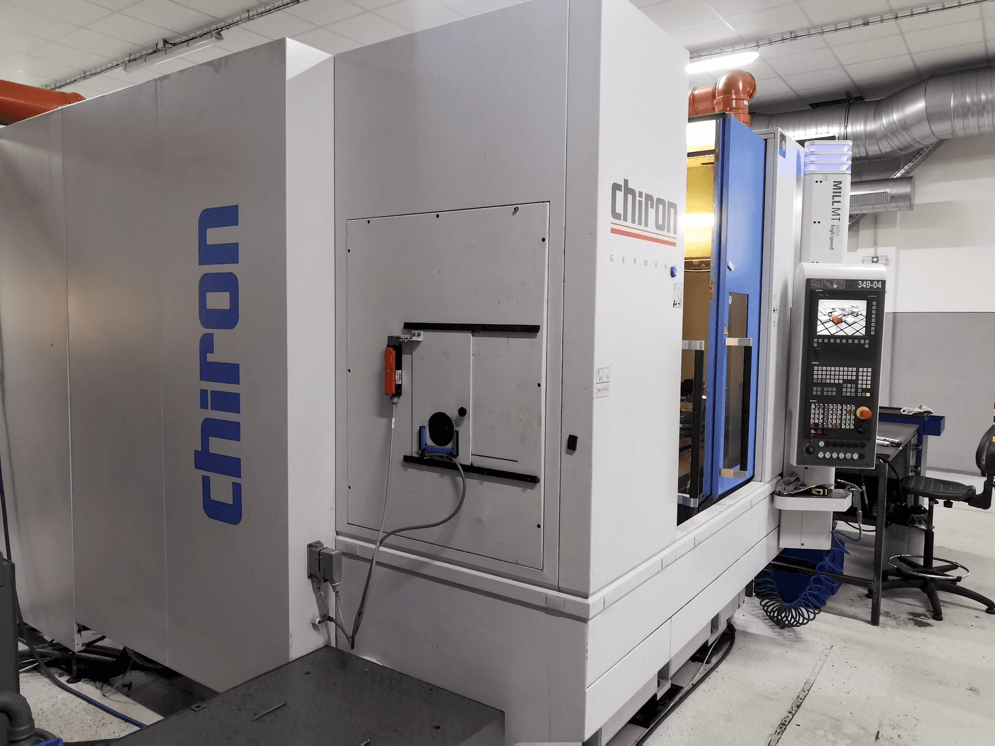 Frontansicht der CHIRON MILL 800 Maschine