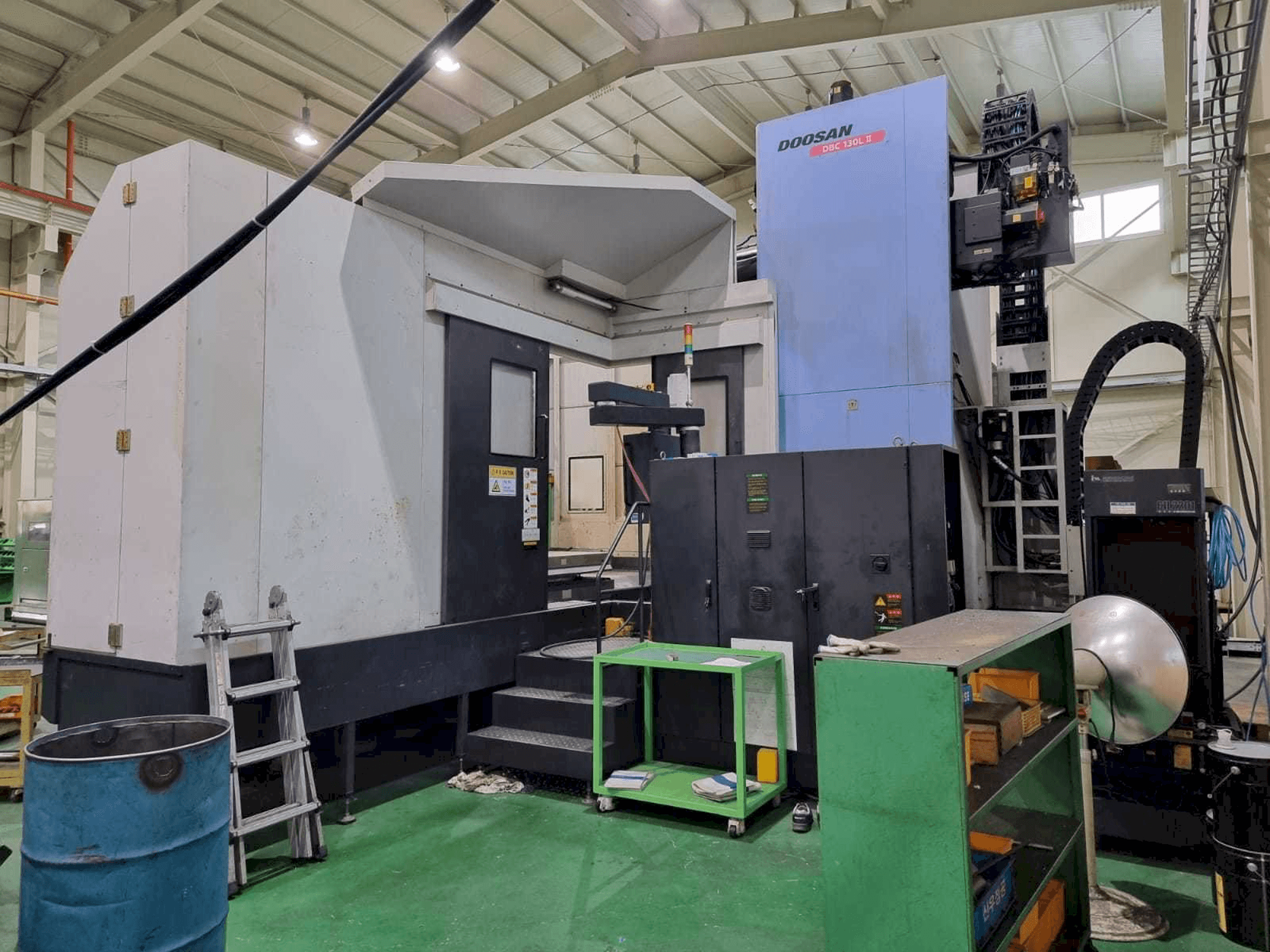 Frontansicht der Doosan DBC 130L II Maschine