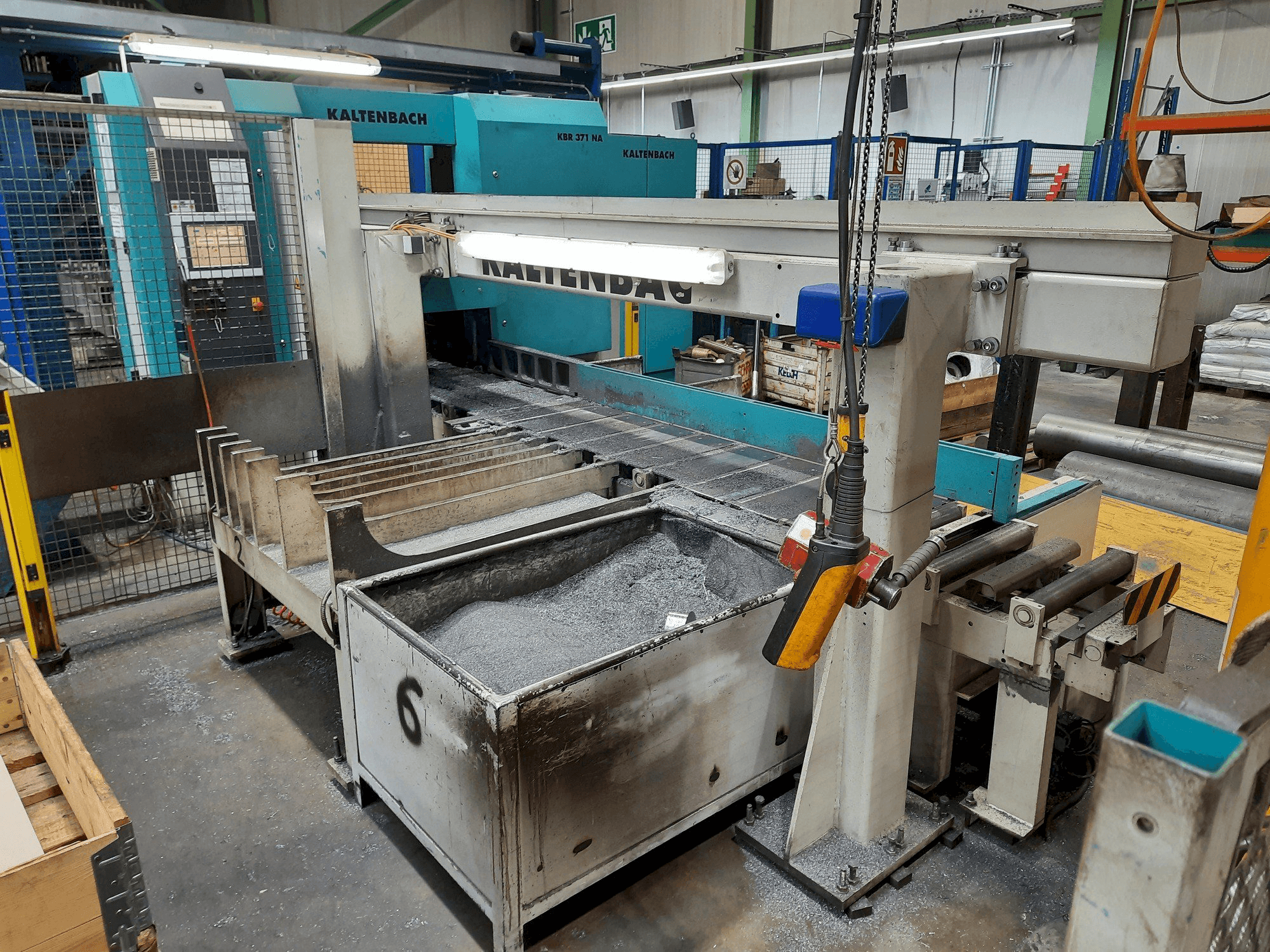 Frontansicht der KALTENBACH KBR 371 NA Maschine