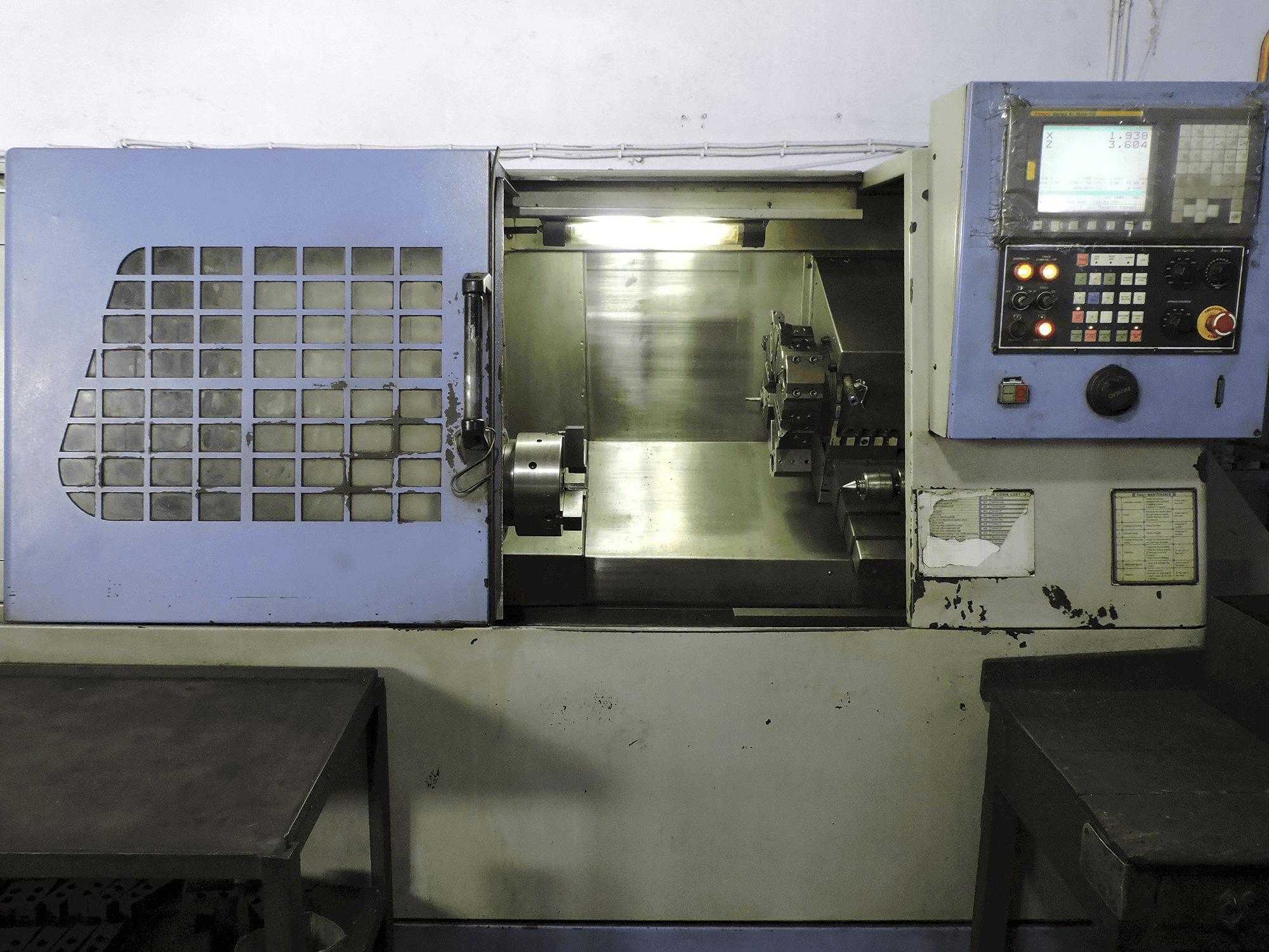 Frontansicht der Macpower VX-200 Maschine