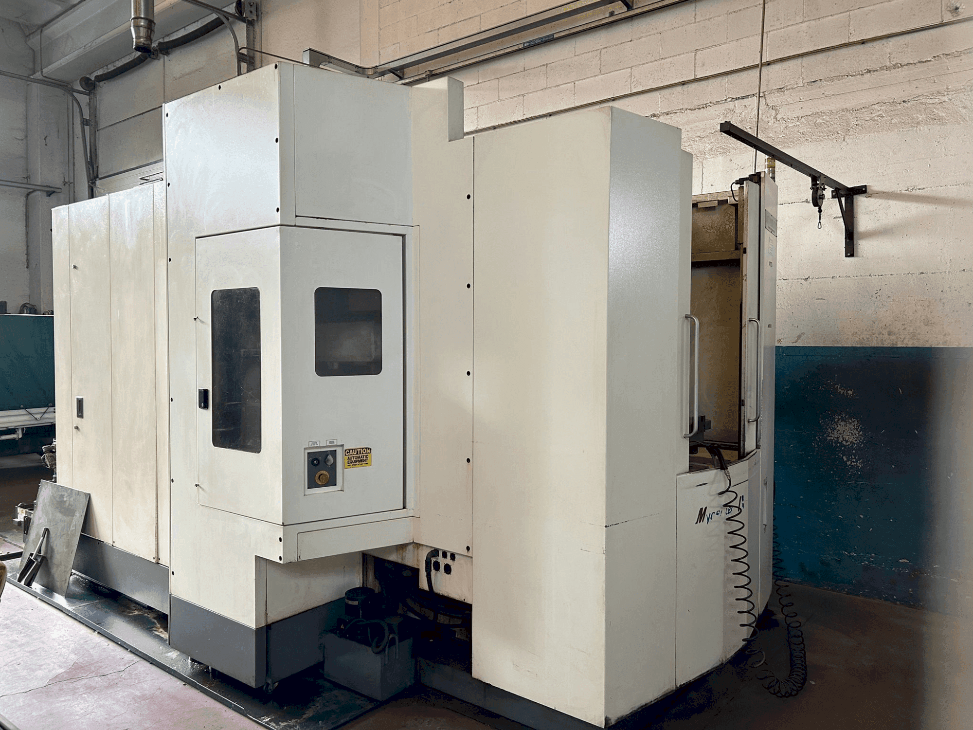 Frontansicht der Kitamura HX500 ia Maschine