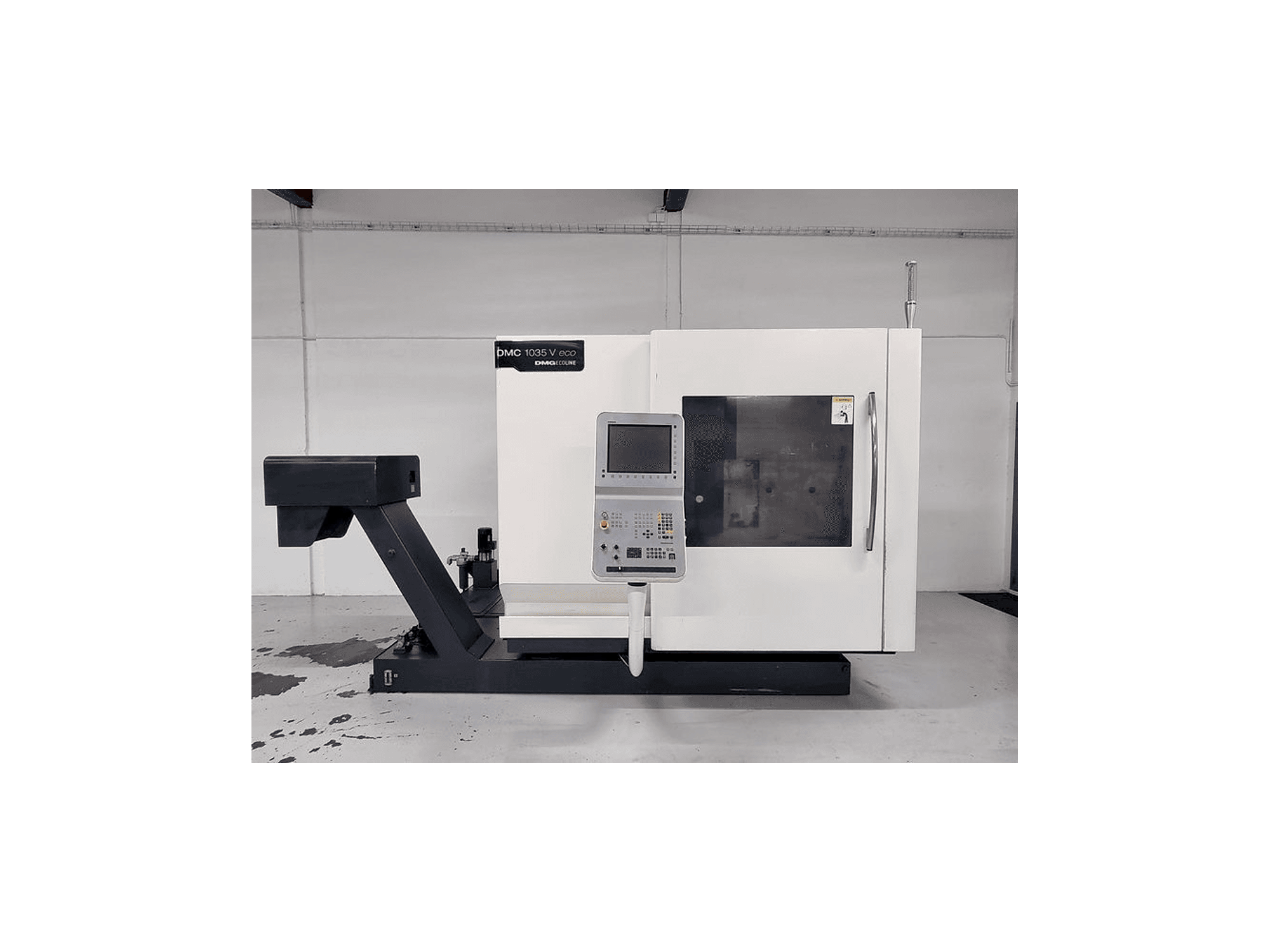 Frontansicht der DMG MORI DMC 1035 V eco Maschine