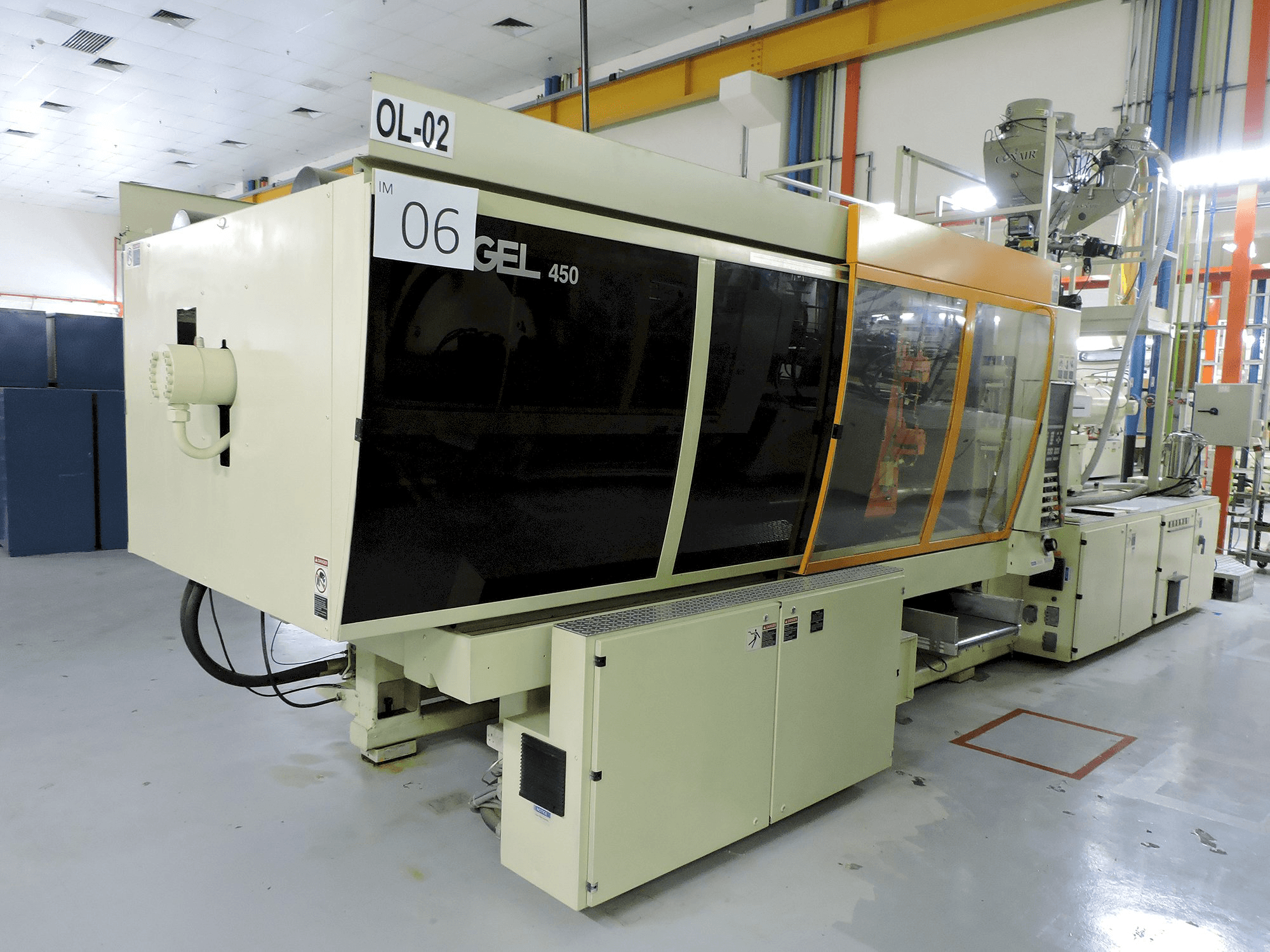 Linke Ansicht der ENGEL ES 600/450 Maschine