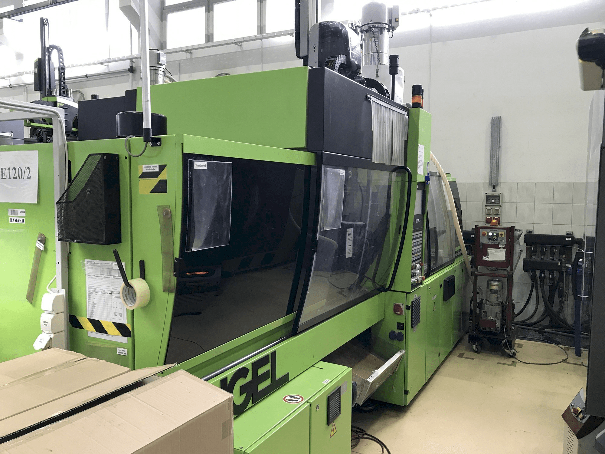 Frontansicht der ENGEL VC 500/120 Plus Maschine